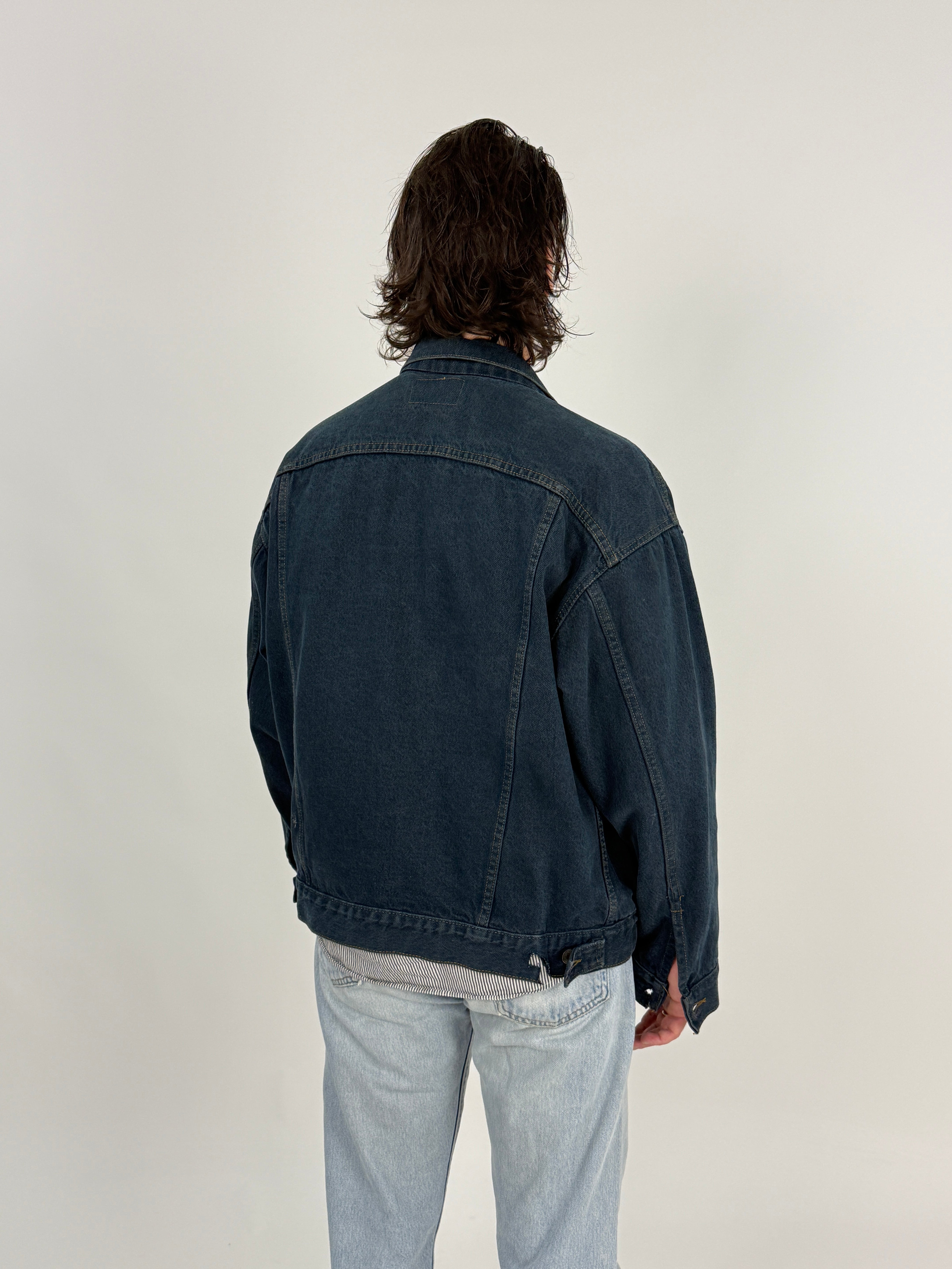 Giacca Denim Levi's Vintage Made in USA - vista posteriore indossata