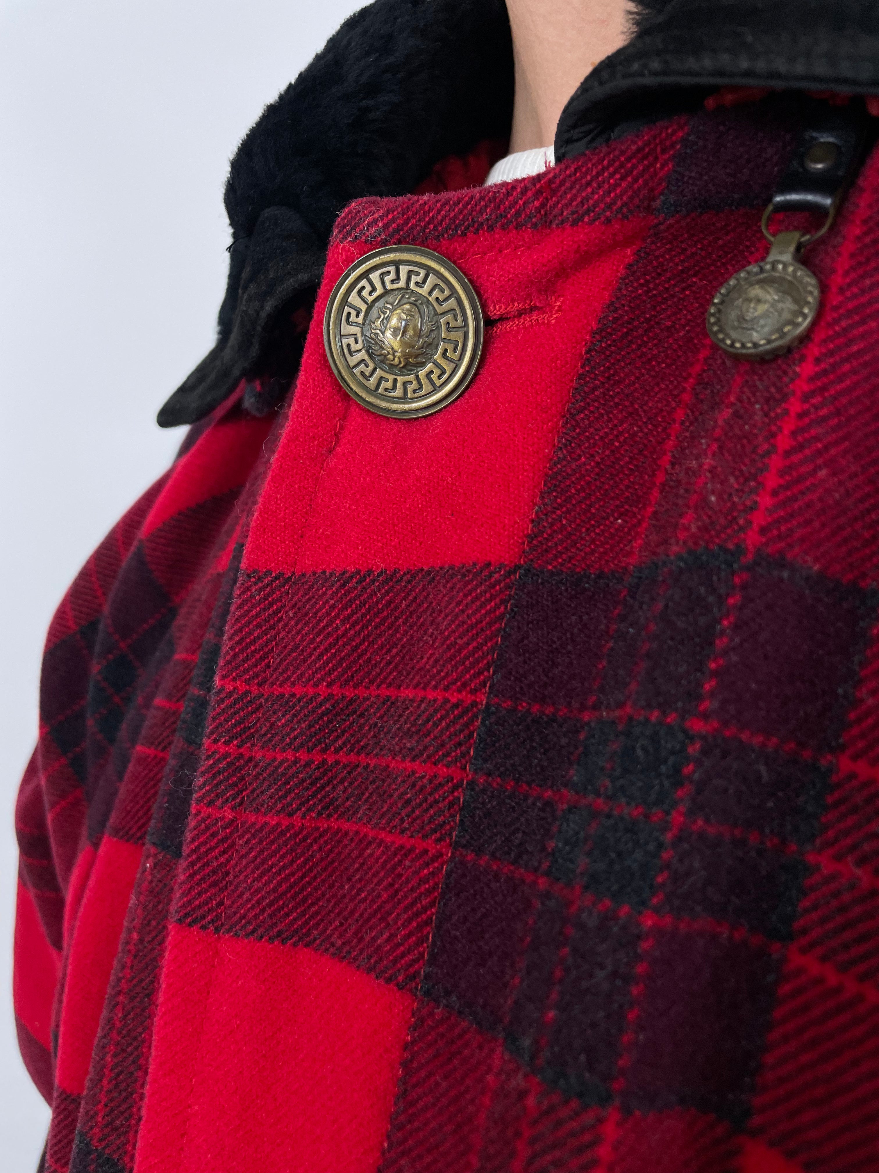 Gianni Versace 90s Vintage coat - Fangovintage Gianni Versace 90s Vintage coat - Fangovintage