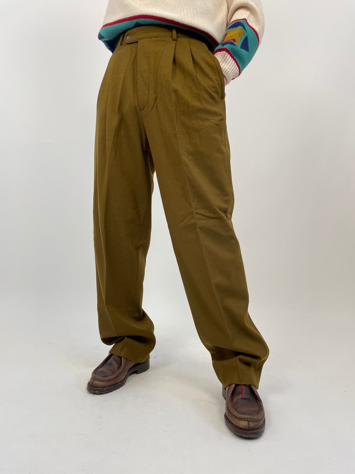 pantaloni-vintage-uomo-in-lana-con-pence