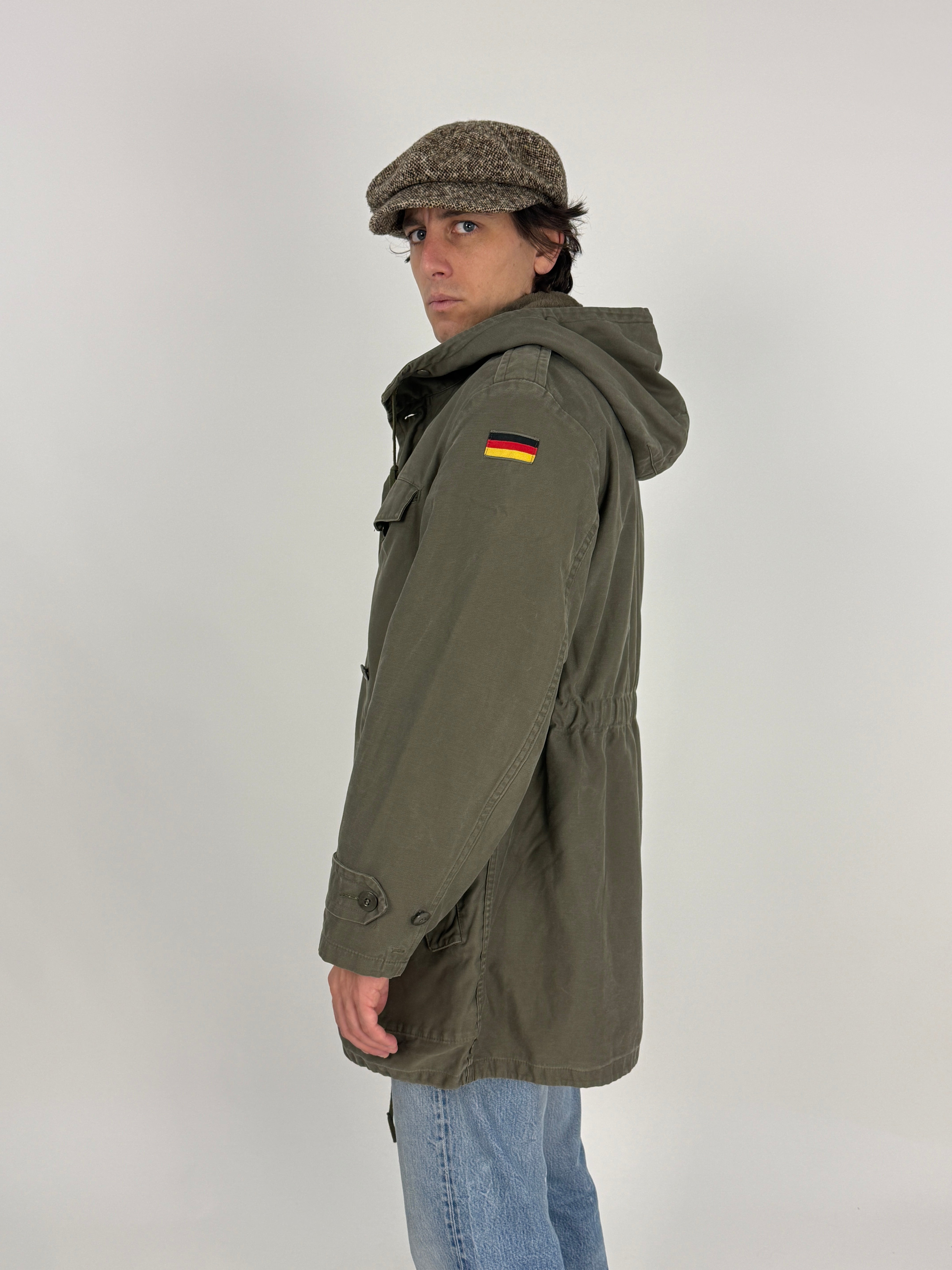 Parka Militare Bundeswehr 1986 - vista laterale con patch bandiera tedesca