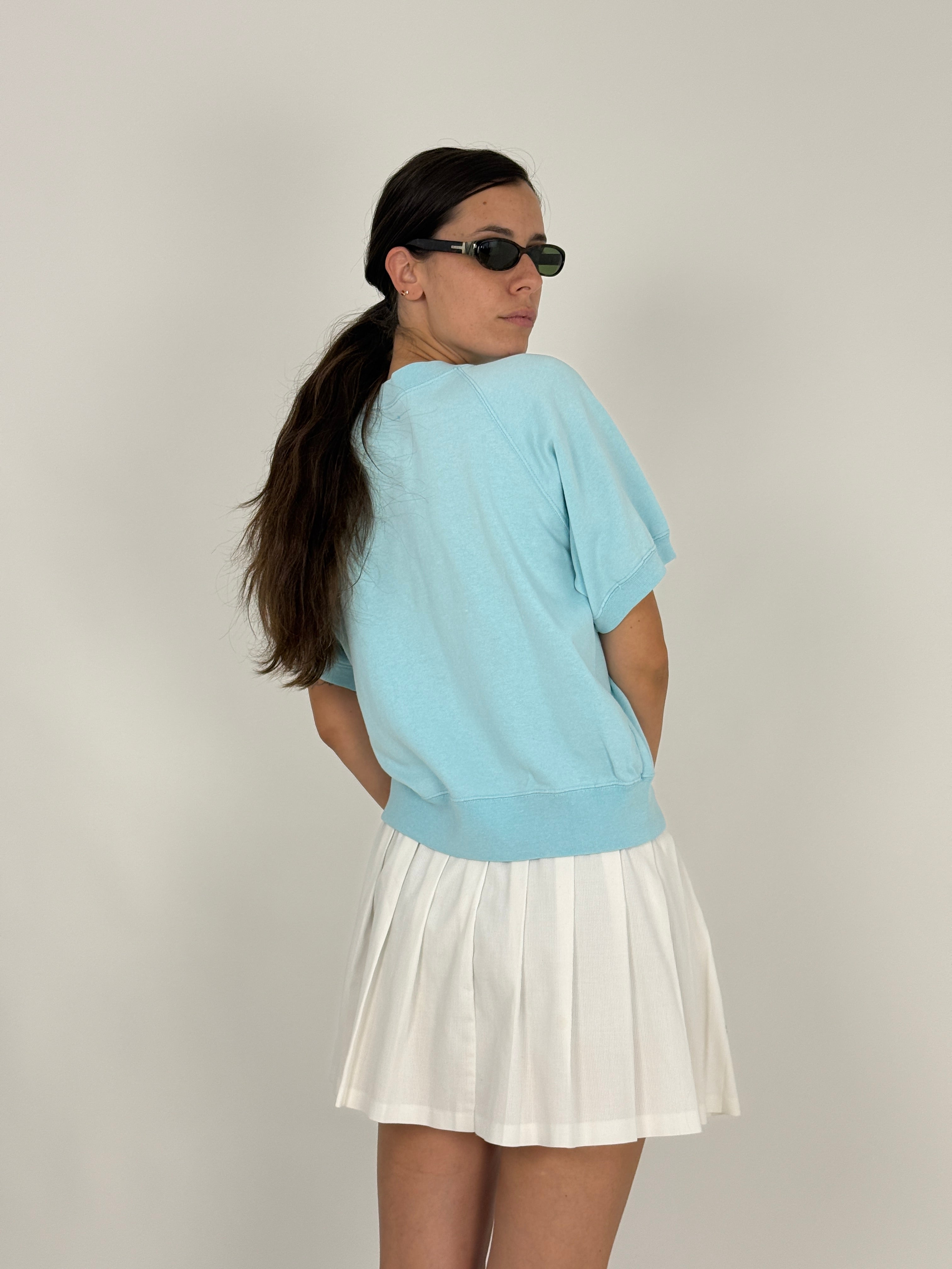 Felpa Champion Anni '70 Blue Bar Tag - vista posteriore indossata con maniche raglan corte