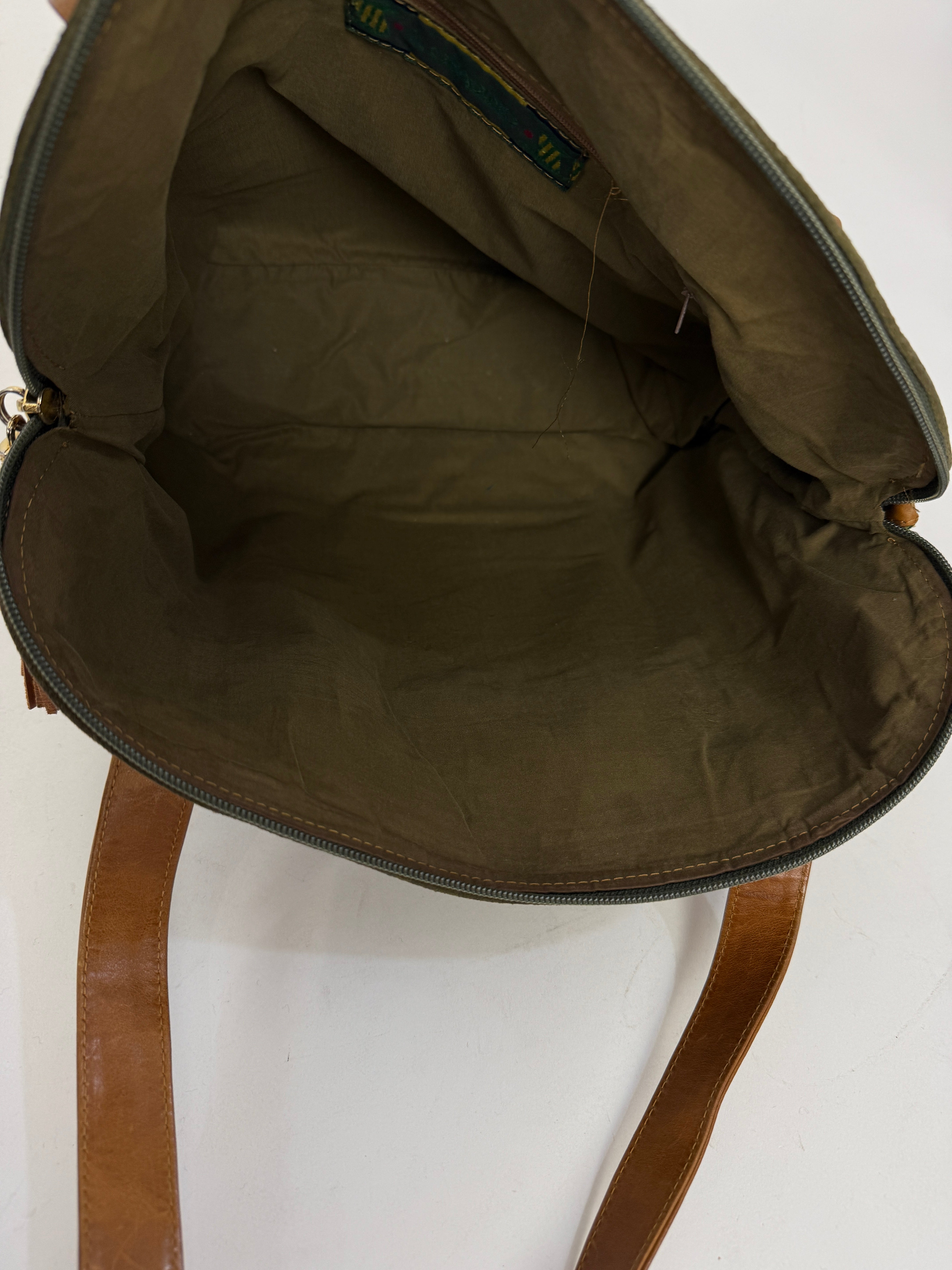 Borsa vintage in camoscio verde e pelle cuoio