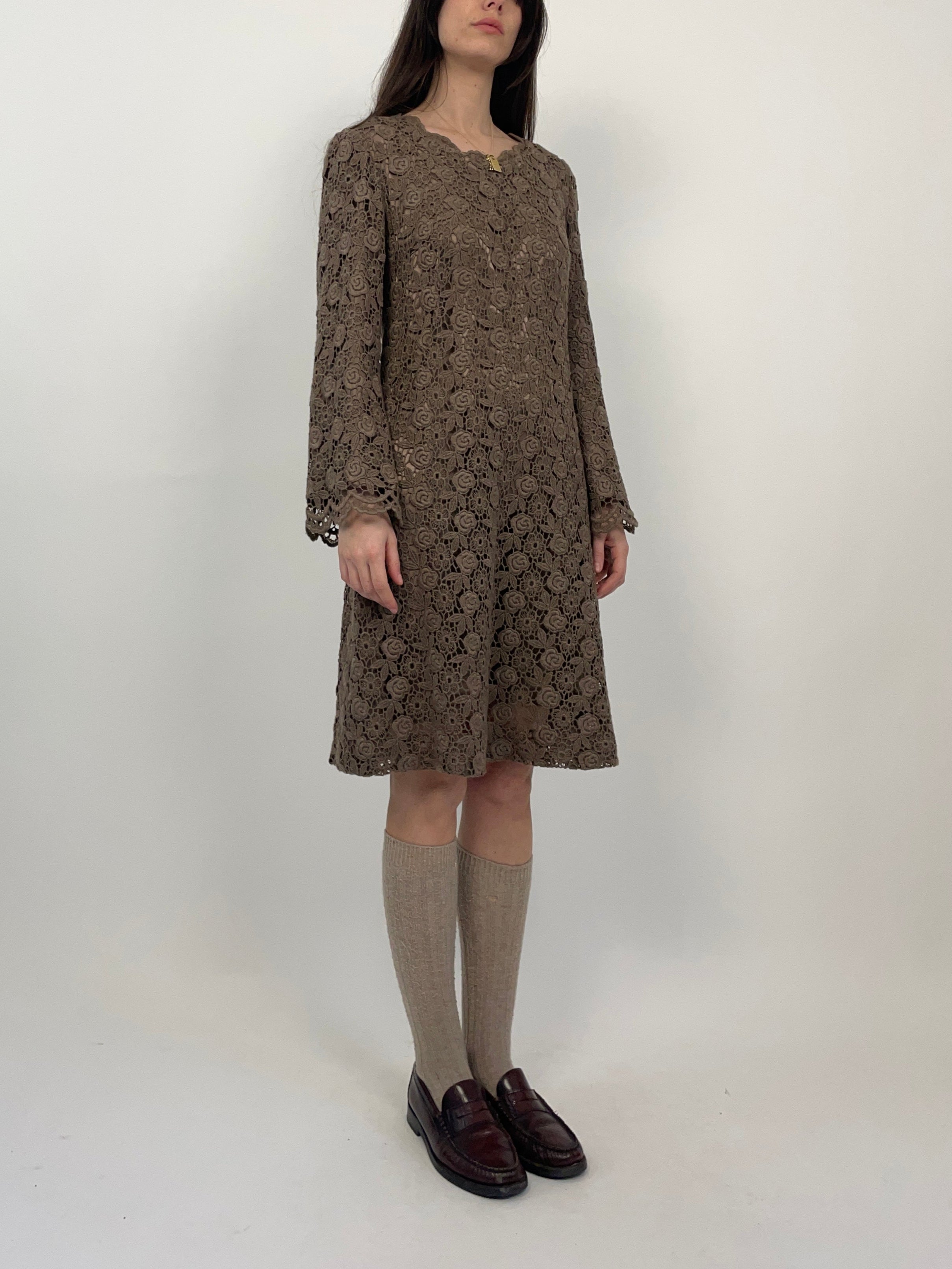 abito-sartoriale-in-pizzo-corto-colore-marrone-vintage