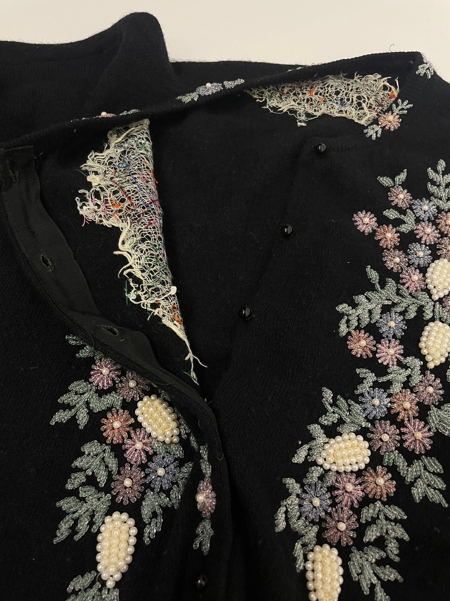 Bestickter Cardigan aus den 1970er Jahren