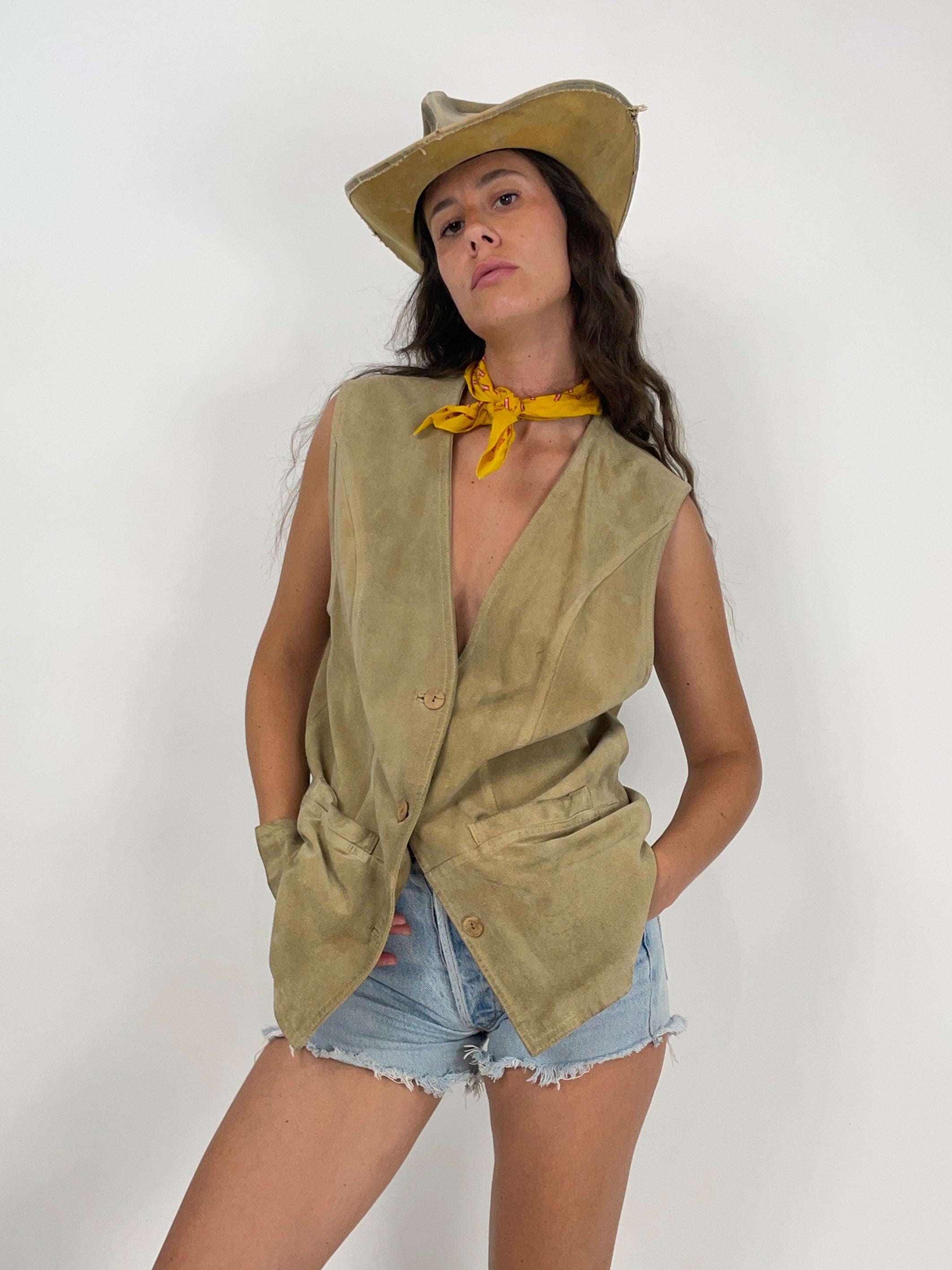 gileti-in-camoscip-beige-anni70