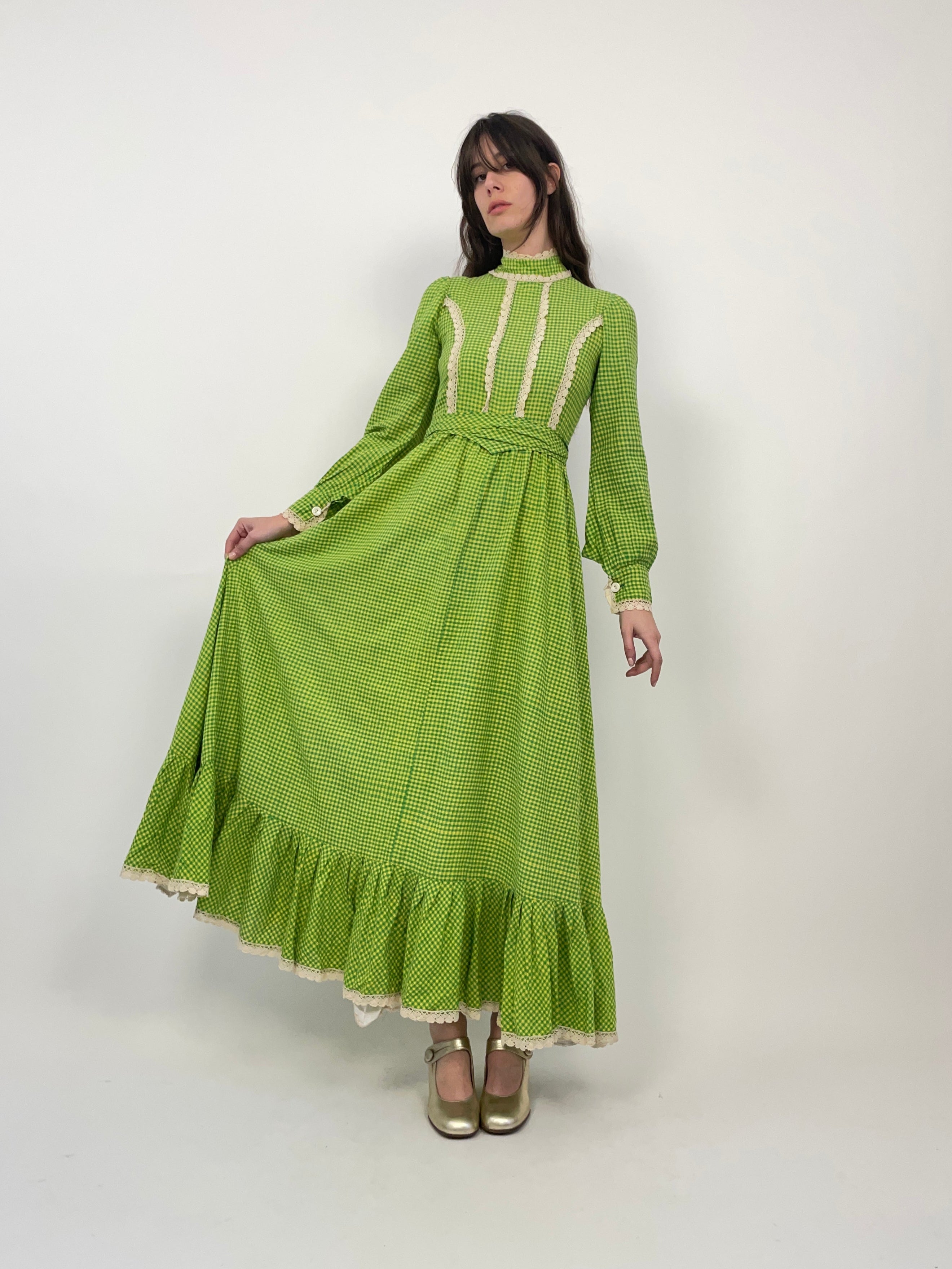 raro-abito-da-prateria-fiorucci-anni-70-tessuto-check-e-pizzo-colore-verde-e-bianco