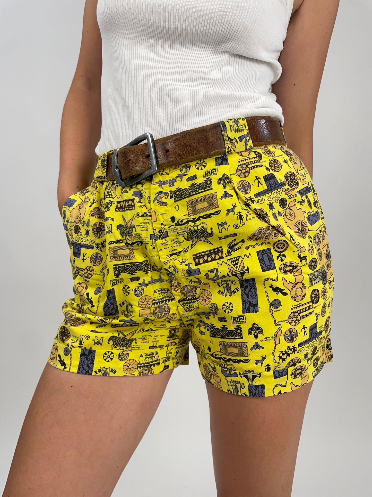 pantaloncino-vintage-in-cotone-fantasia-colore-giallo