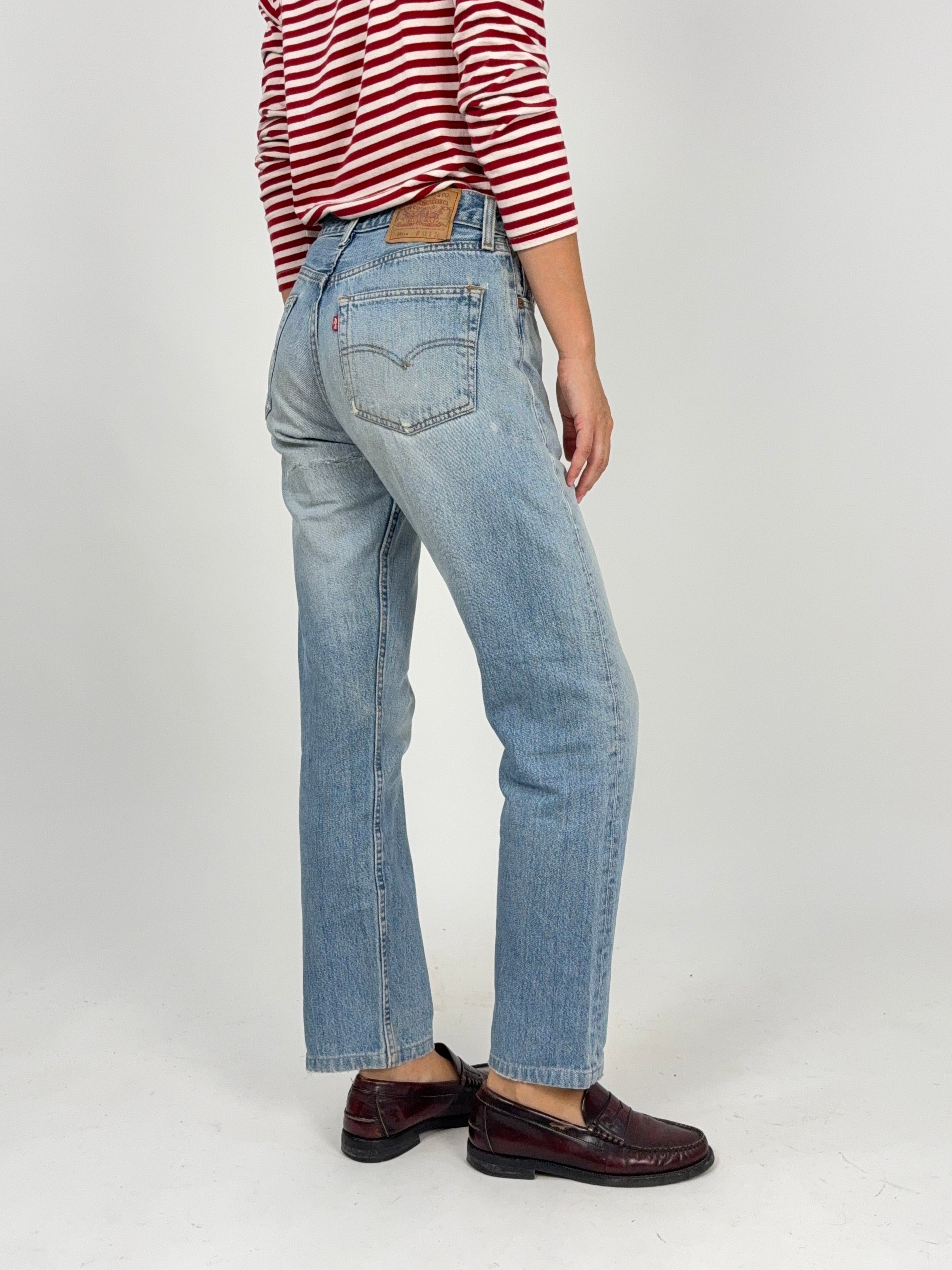 Levi's 501XX Made in USA light blue - lato e retro indossati