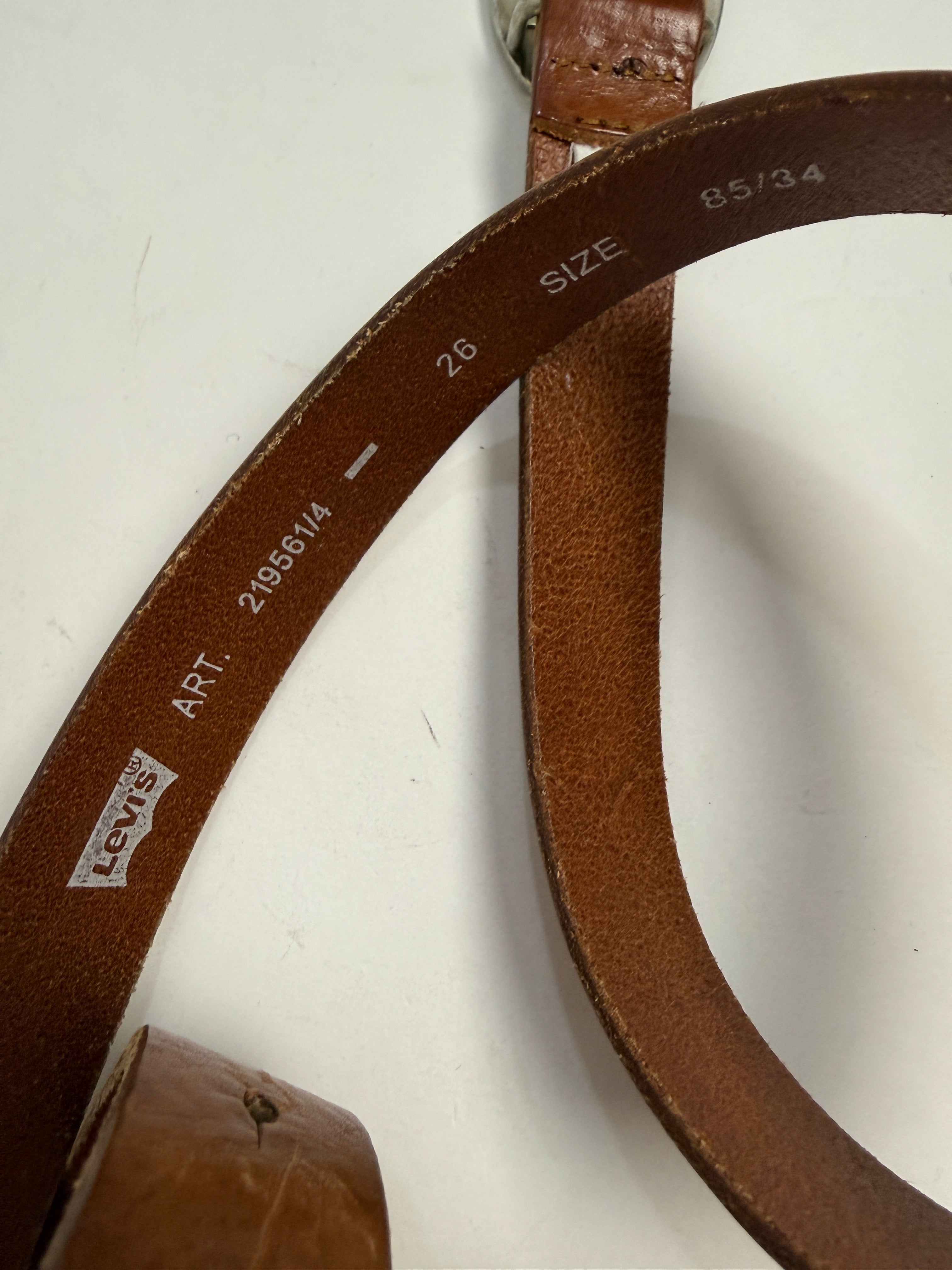 Cintura Levi's vintage in pelle martellata marrone