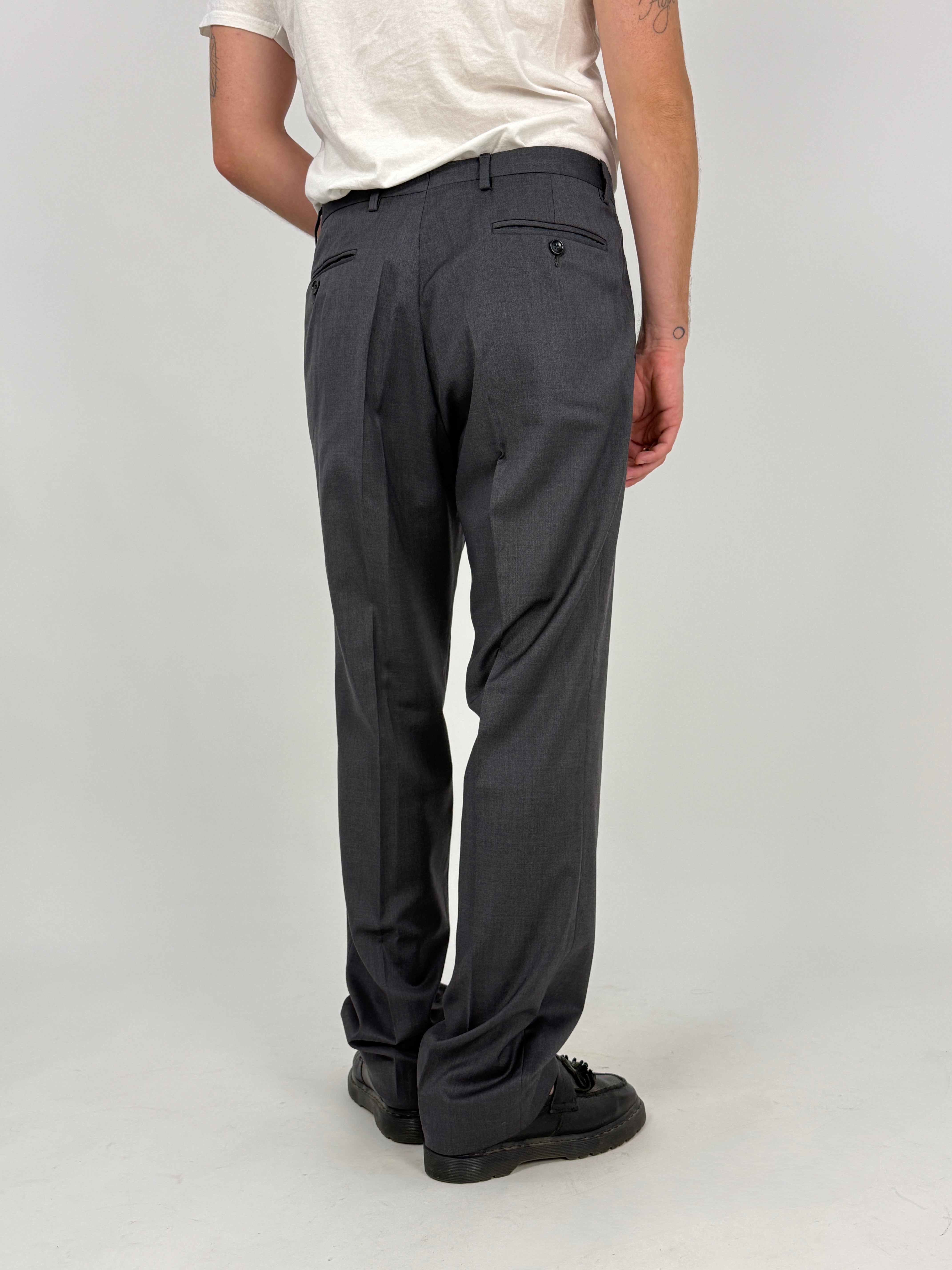 Gucci pantaloni fresco lana grigio antracite 2017 - retro intero indossato taglia 50
