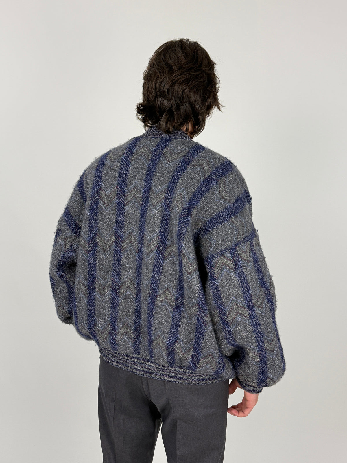 Cagi cardigan giacca lana vintage anni 70 - fronte tre quarti indossato taglia L