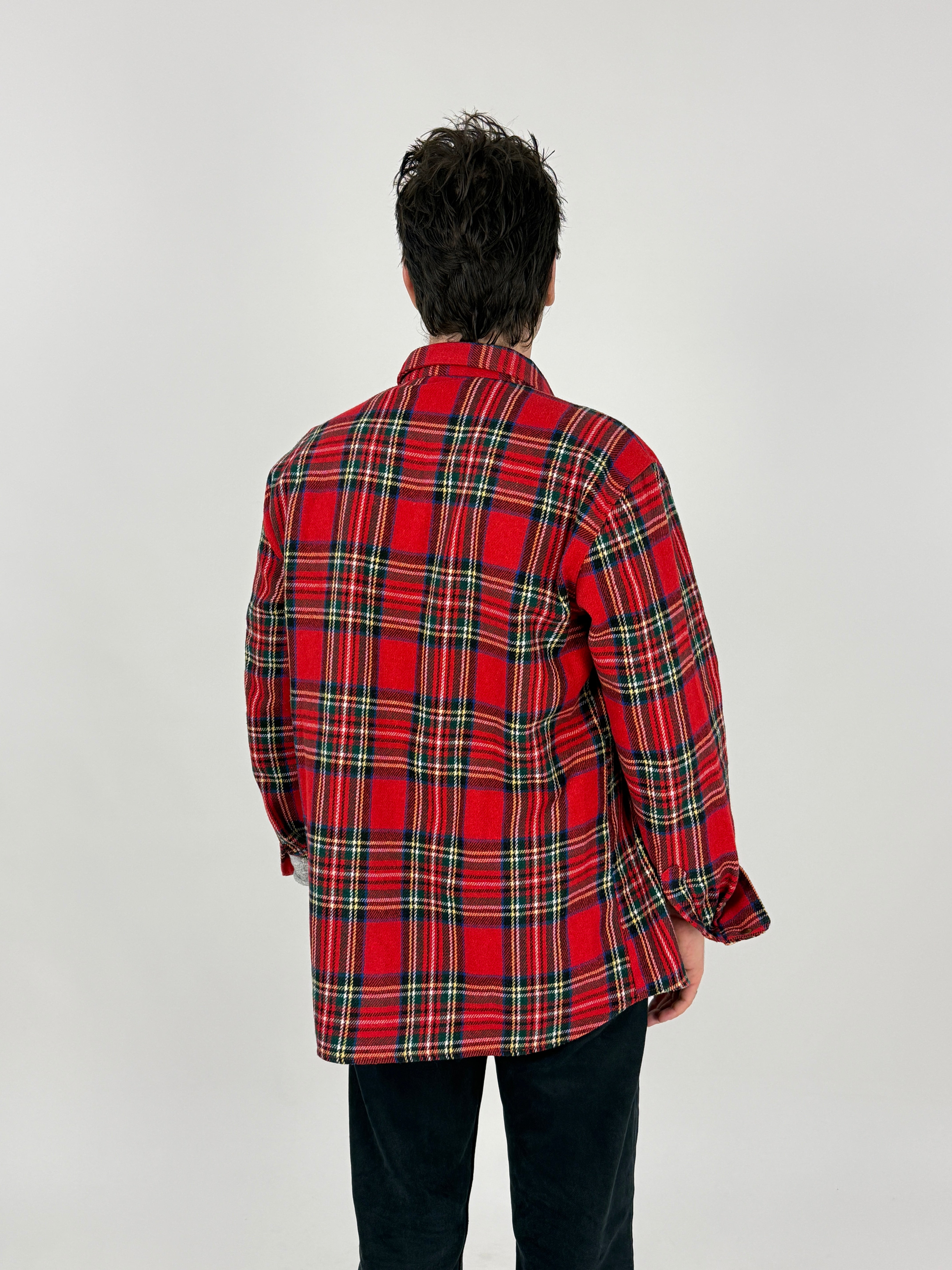 Camicia flanella lana tartan Royal Stewart rosso vintage anni 70 - fronte tre quarti aperta indossato taglia L