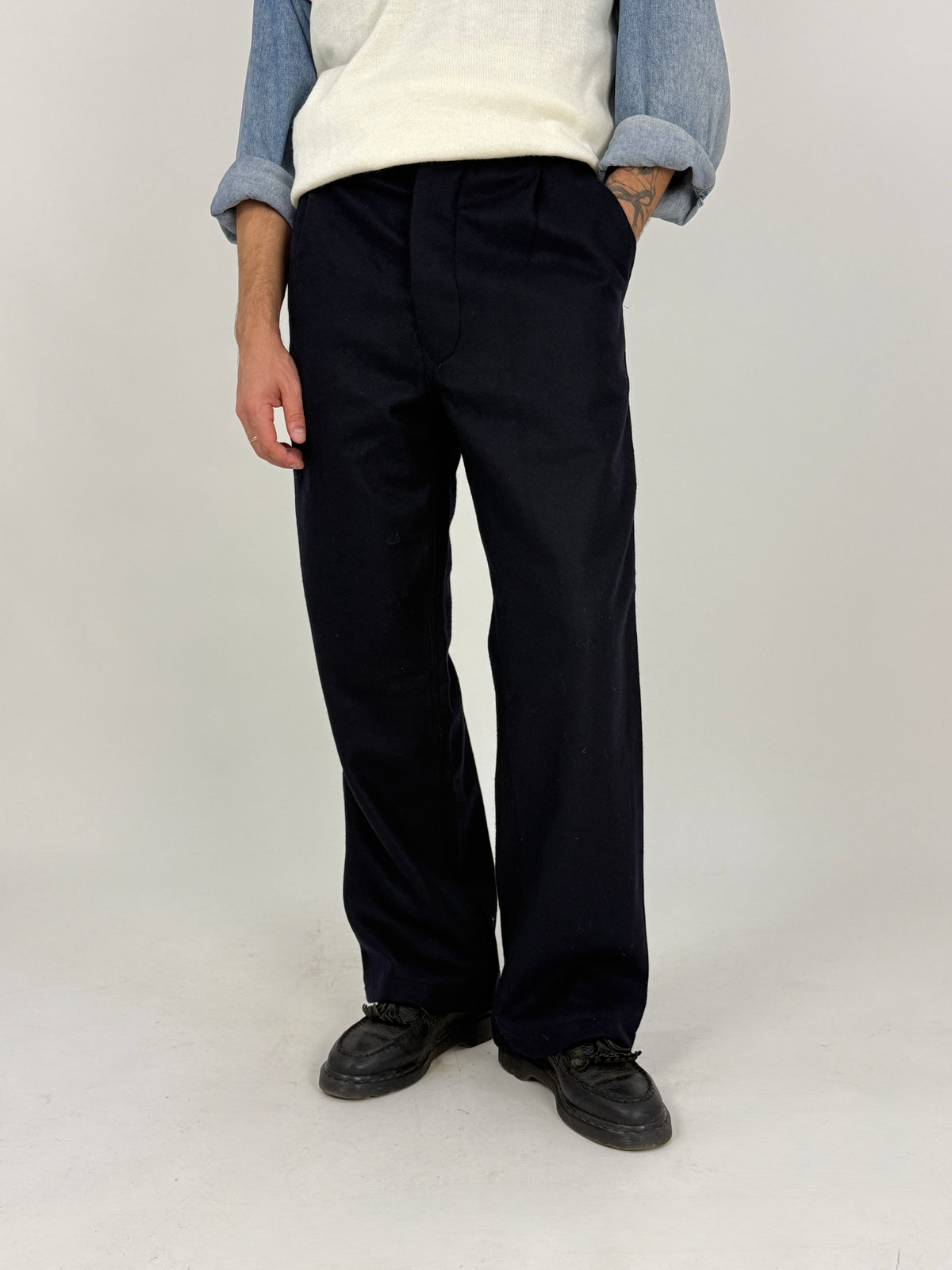 Pantaloni vintage AFT retro piano - tasca patch posteriore sinistra con bottone nero, panno lana blu notte, passanti cintura