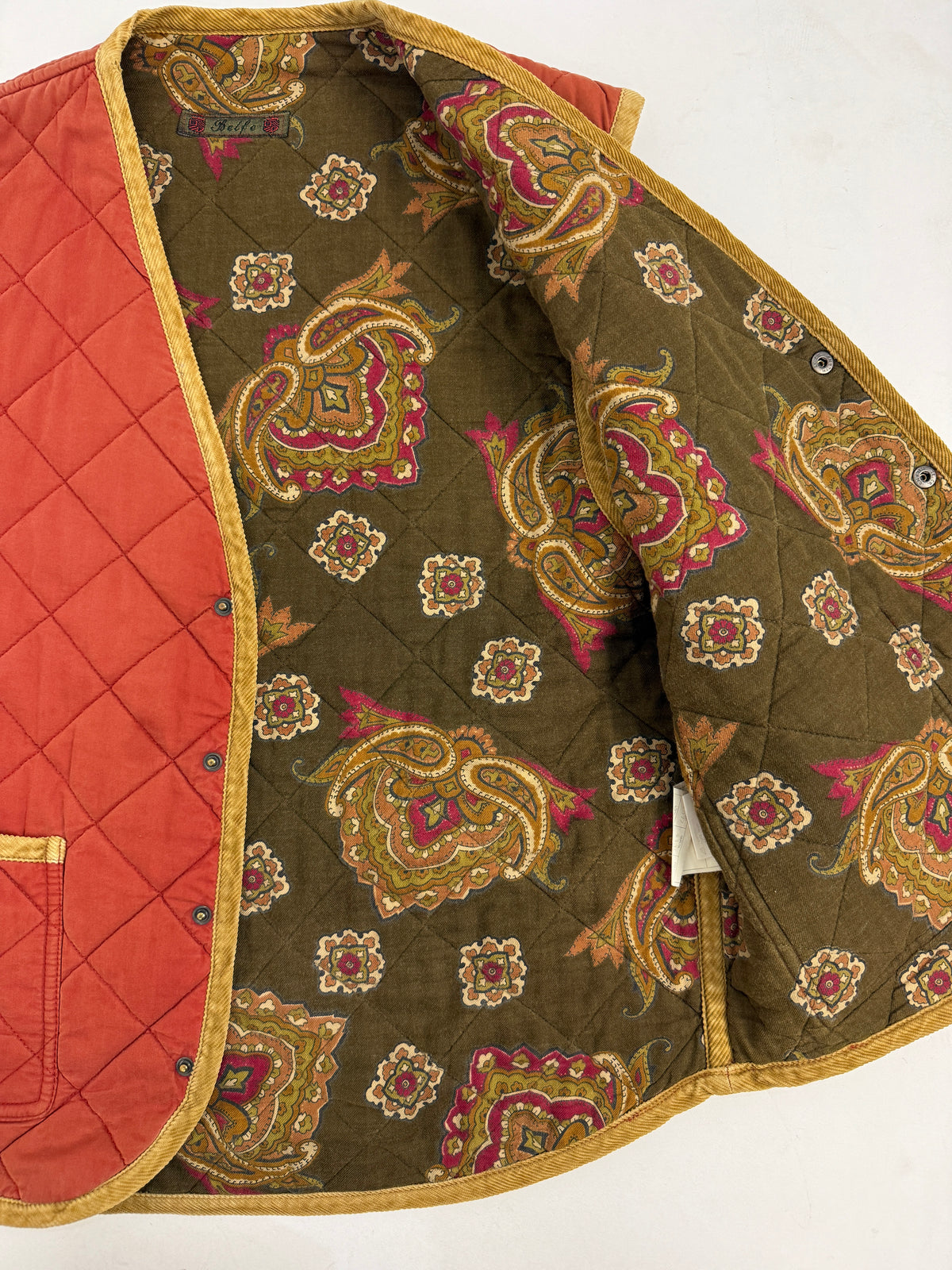 Gilet vintage Belfe aperto piano - fodera interna stampa paisley kaki bordeaux oro, bottoni automatici bruniti e tasche a filo