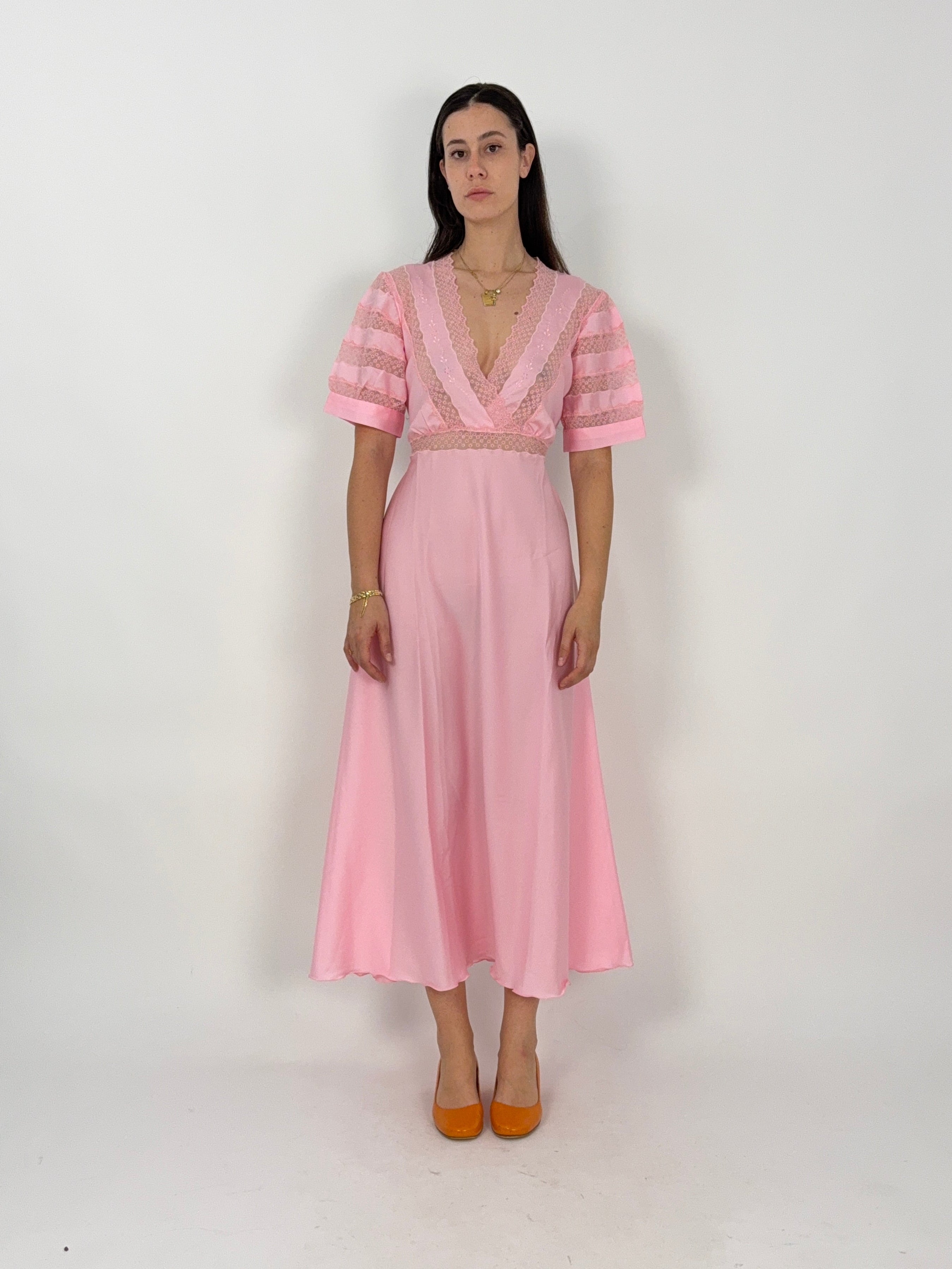 Abito Rosa Vintage con Pizzo Sangallo