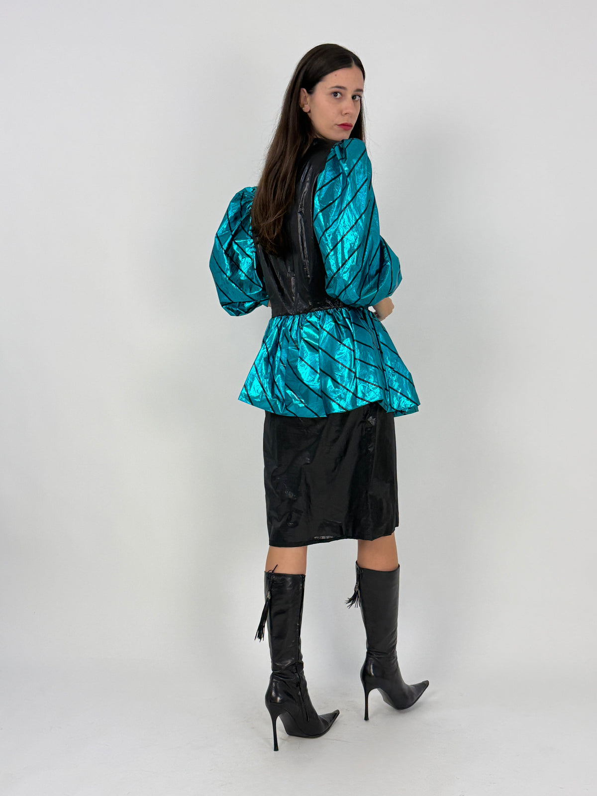 Abito lurex anni 80 - retro indossato, manica balloon lurex turchese grigliatura nera, peplum a ruota, gonna tubino nera al ginocchio