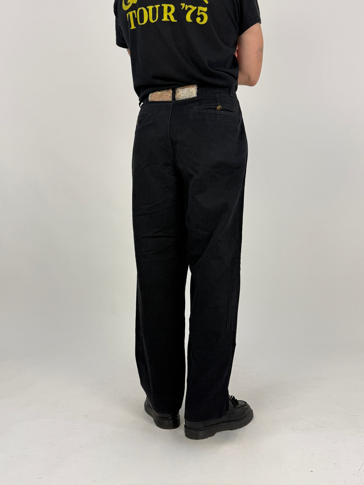 Jonathan pantaloni twill nero - retro indossato, silhouette wide leg diritta, due tasche a toppa con bottone ottone, lunghezza maxi cm 106, vita alta