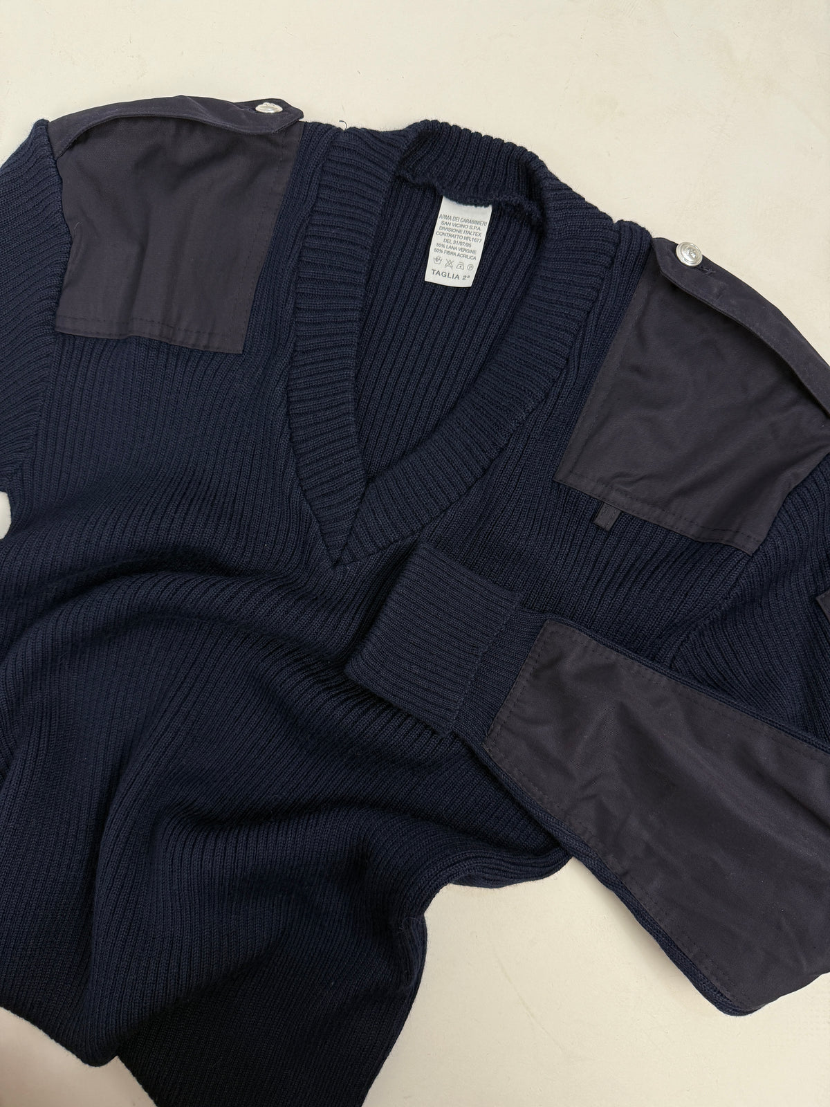 Maglione Carabinieri con spalline a bottone e tasca sulla manica