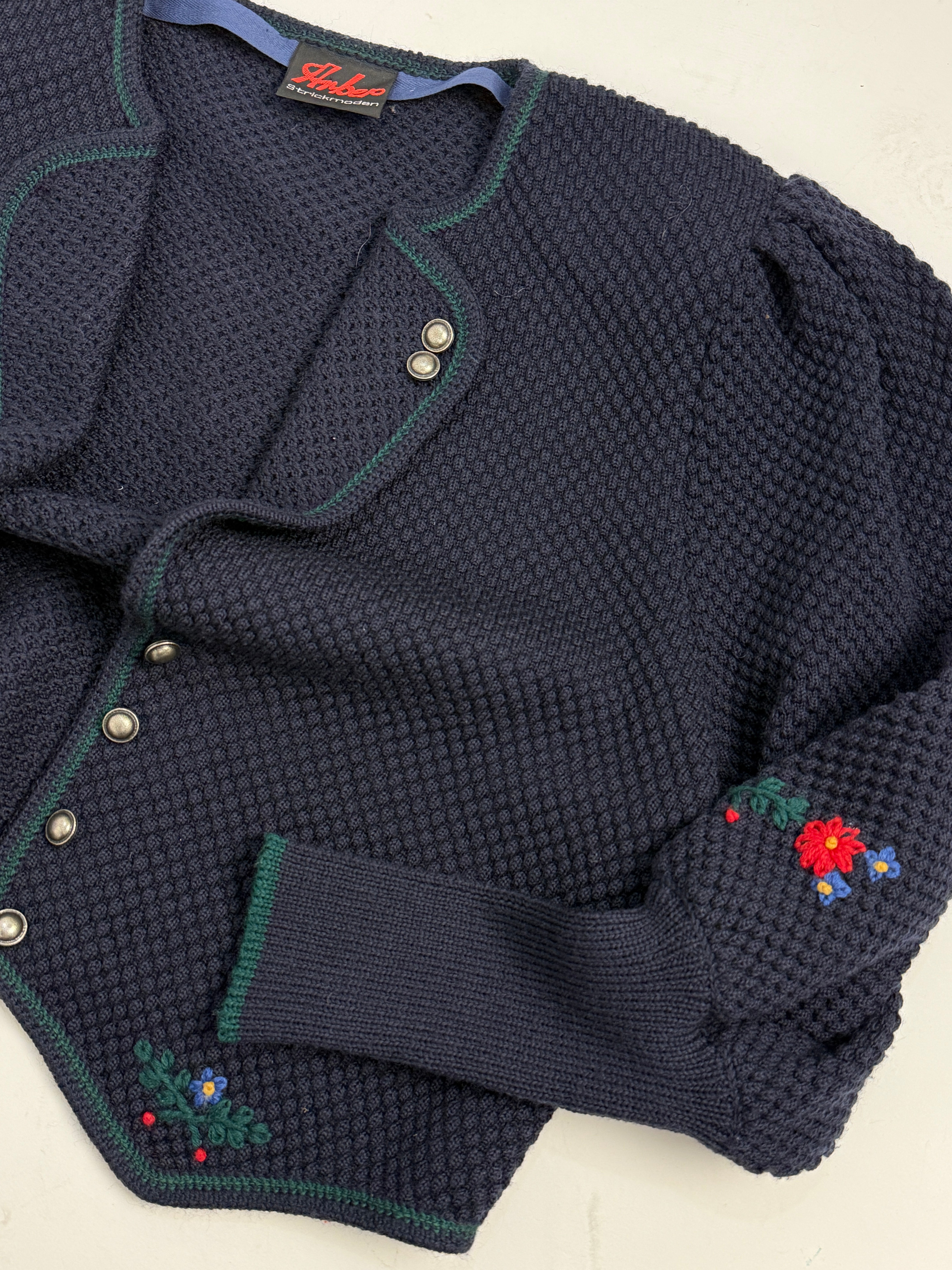 Cardigan Arbep Strickmoden con ricami in pura lana blu