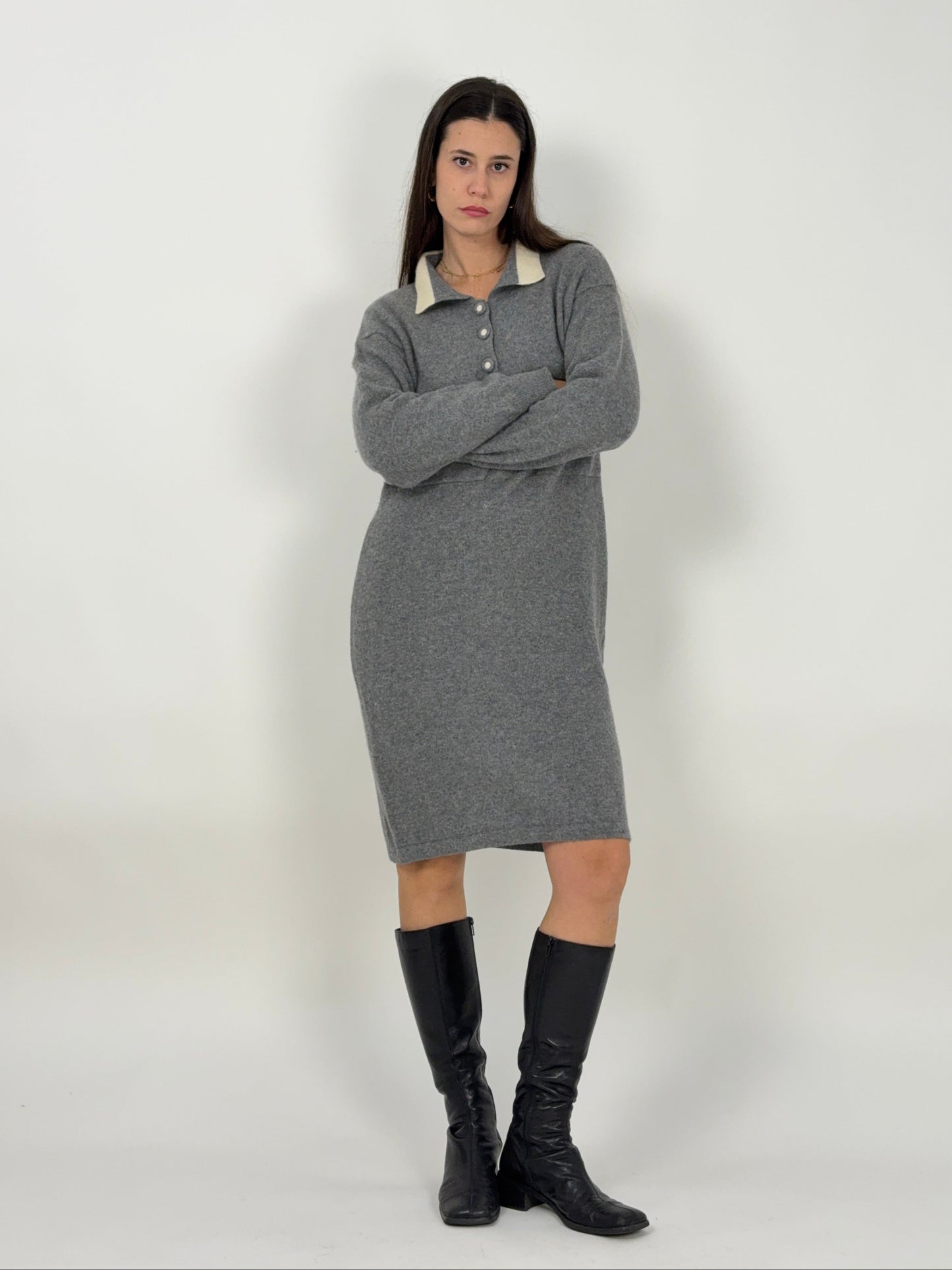 Abito in lana con ricami