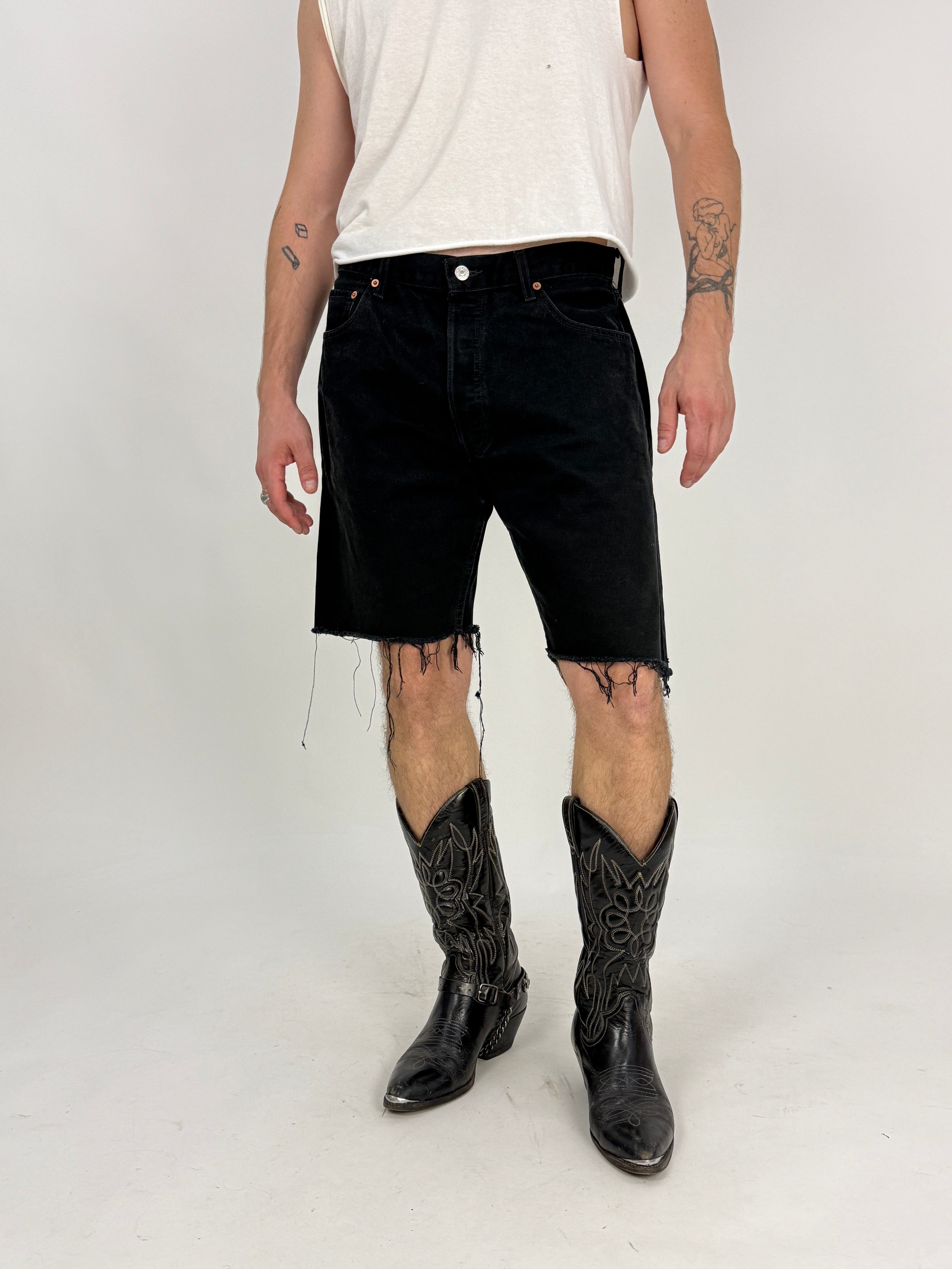 Bermuda Levi's 517 cut-off nero W36 - vista frontale modello