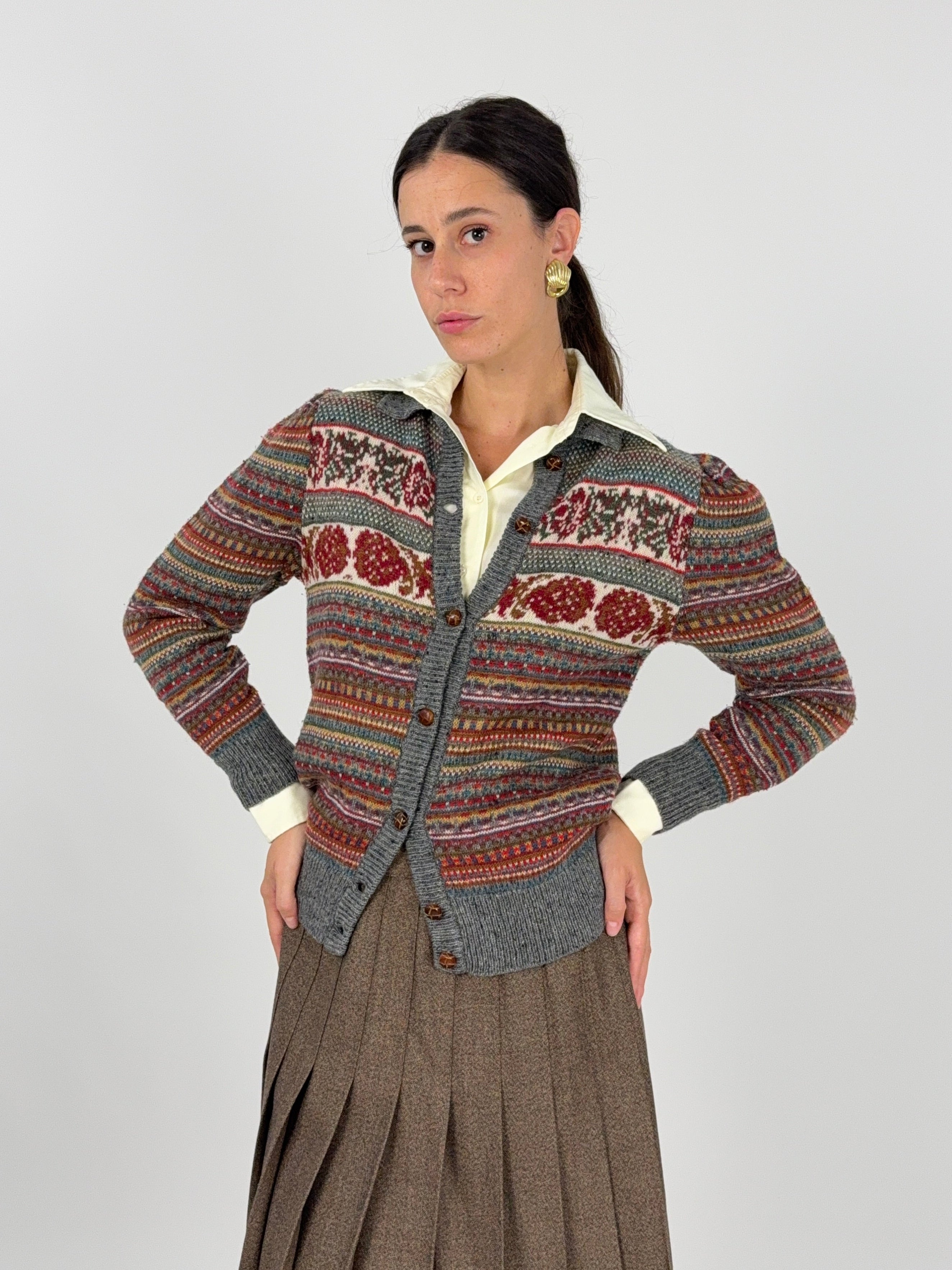 Cardigan Fair Isle multicolor anni 70 - fronte indossato