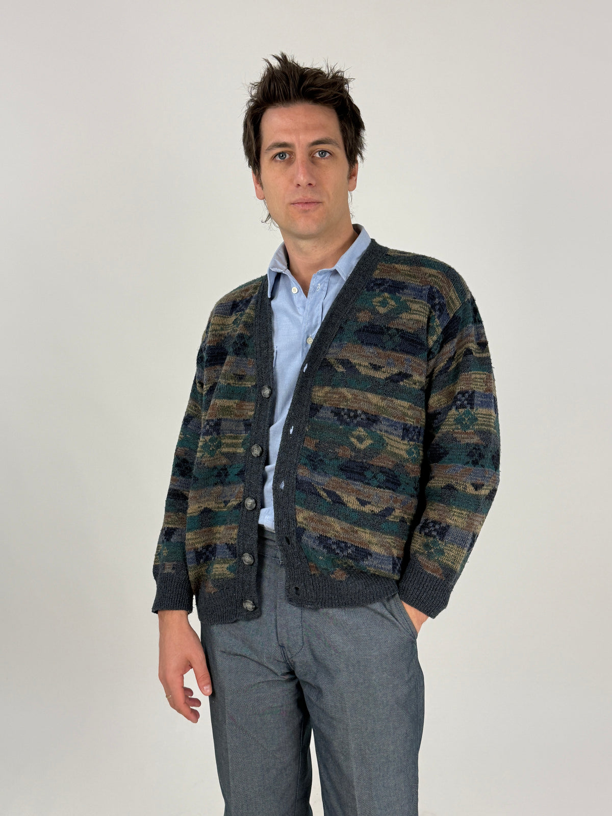 Cardigan Youngline vintage multicolore taglia M indossato aperto