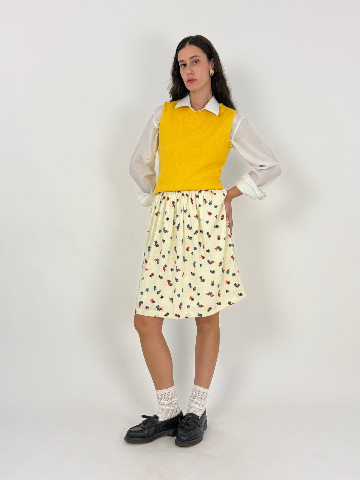 Gonna maglia lana fiorellini jacquard panna anni 70 fatta a mano taglia 38 XS - fronte intero indossato full look