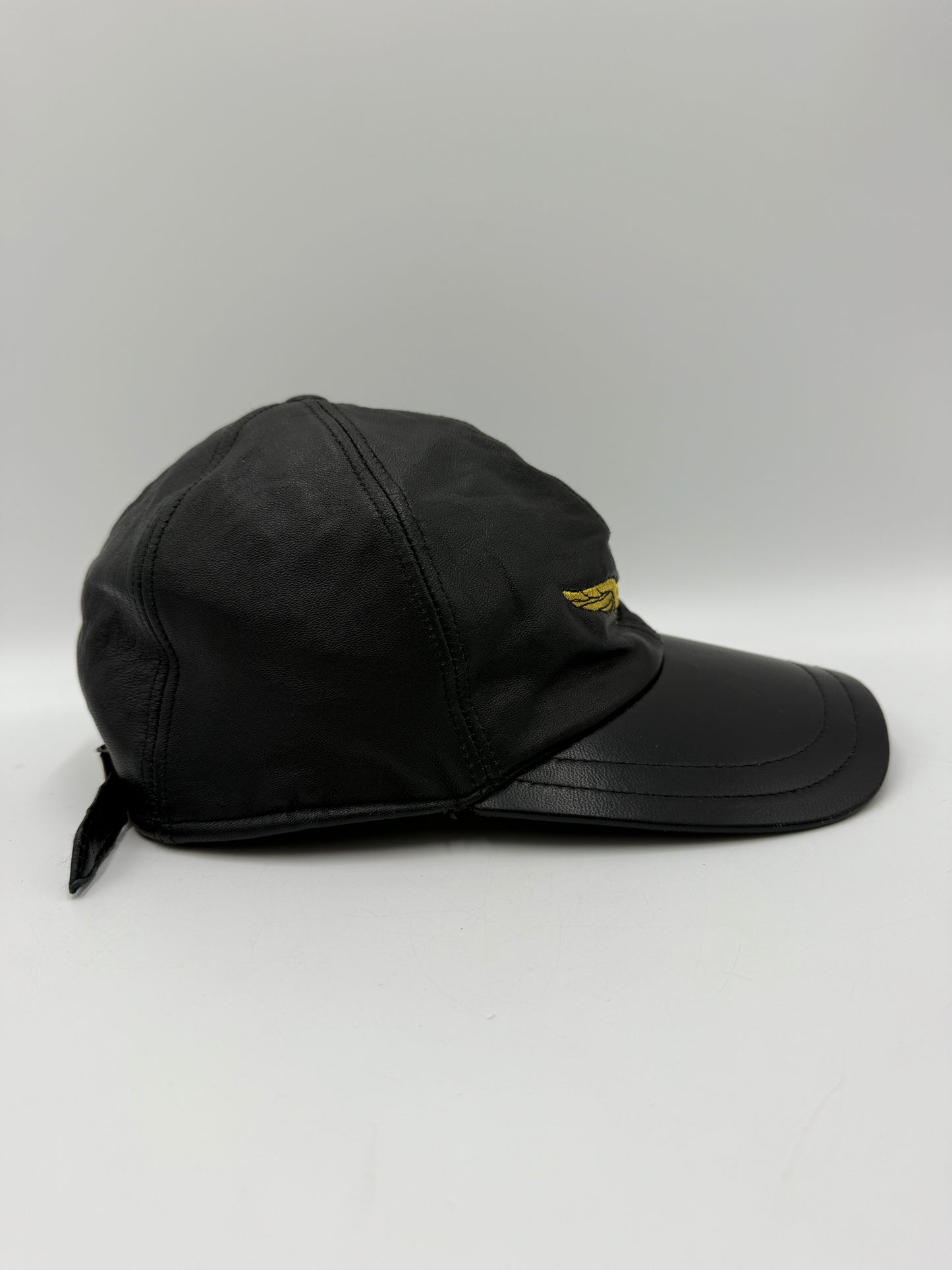 Baseball cap in pelle ricamato