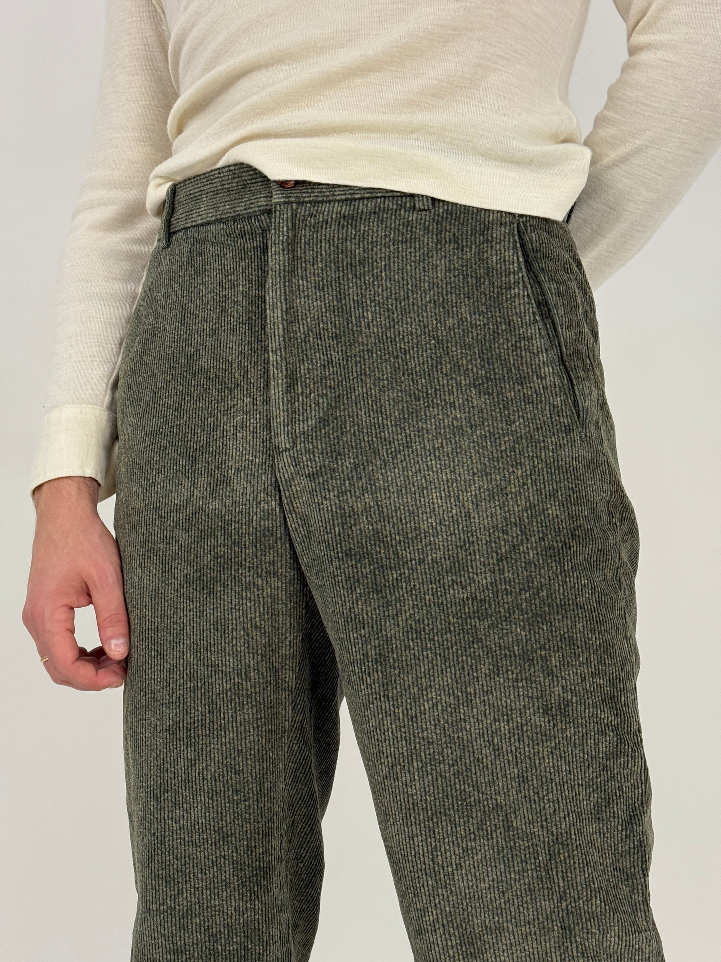 pantaloni-in-velluto-millerighe-a-coste-verdi-versus-gianni-versace-uomo