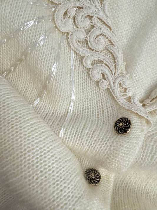 Cardigan con ricami e bottoni gioiello – Anni ’80