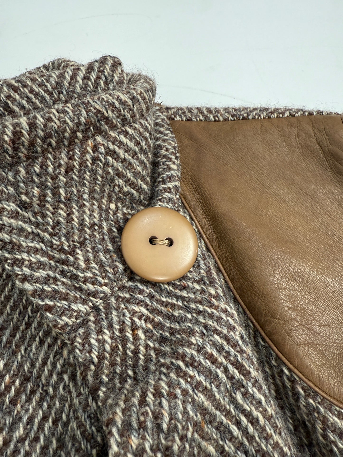 Cappotto vintage in lana spigata con inserti in pelle