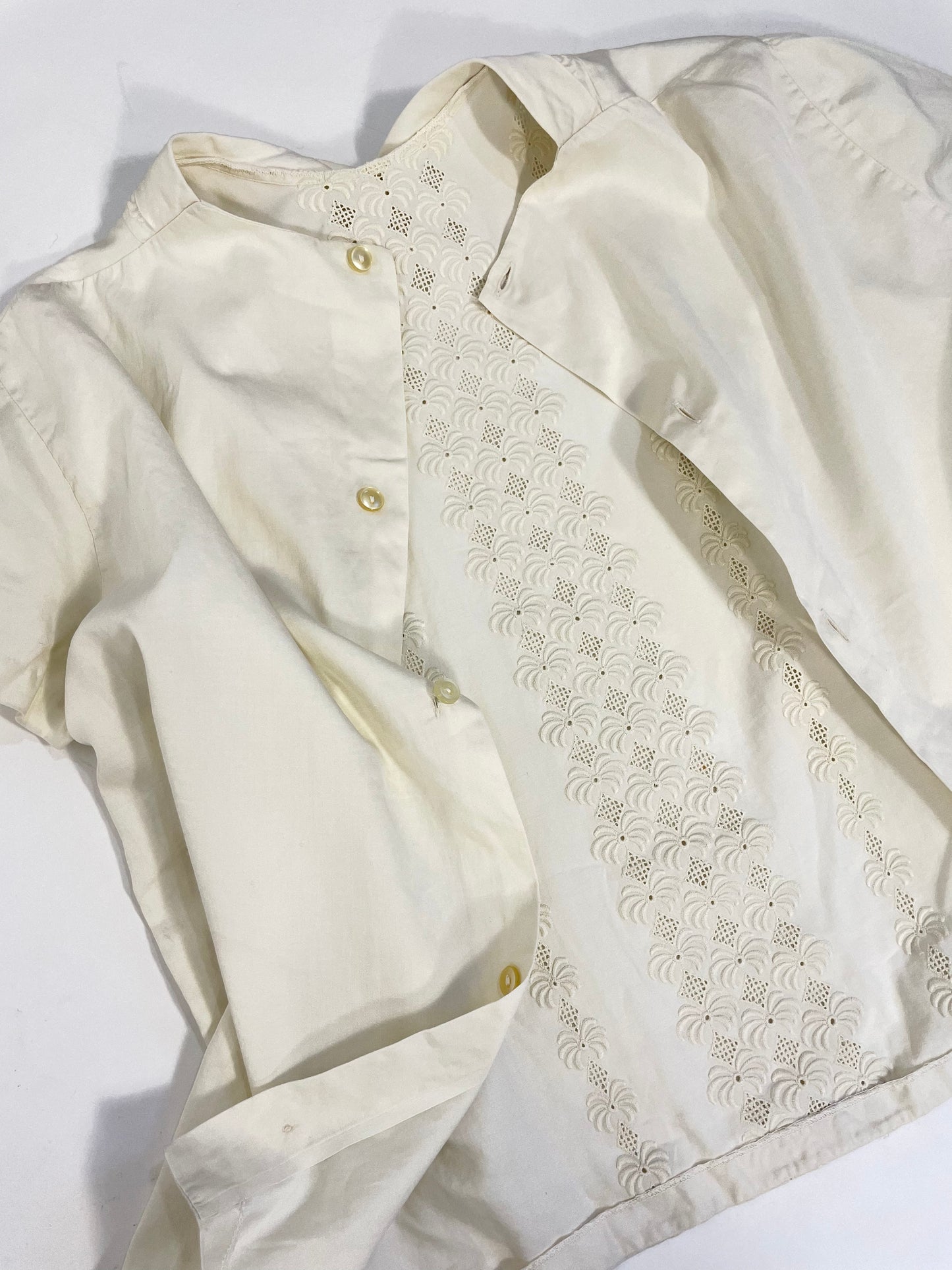 Camicia in cotone con ricami anni '70