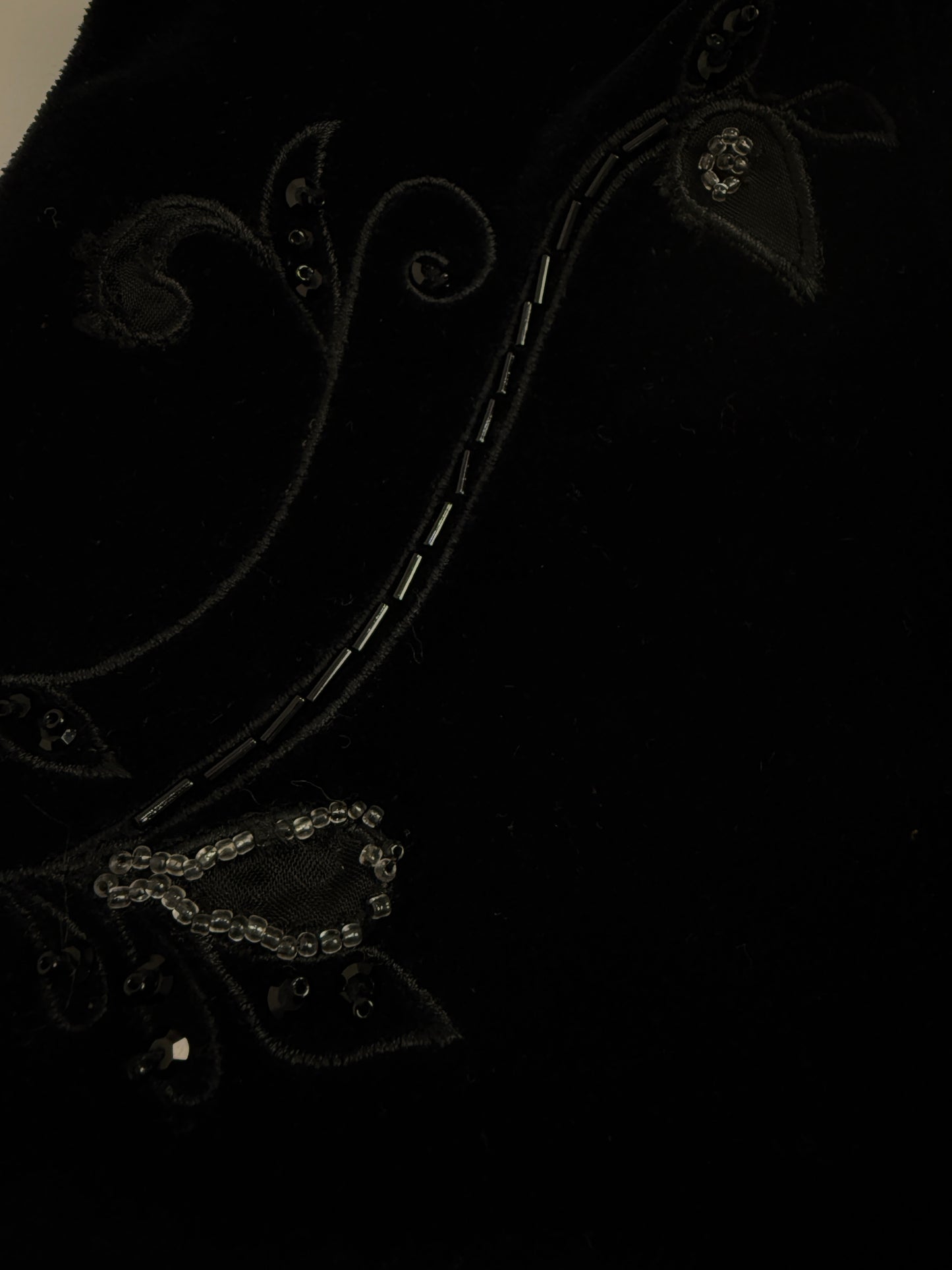 Abito corto in velluto e perline anni '70