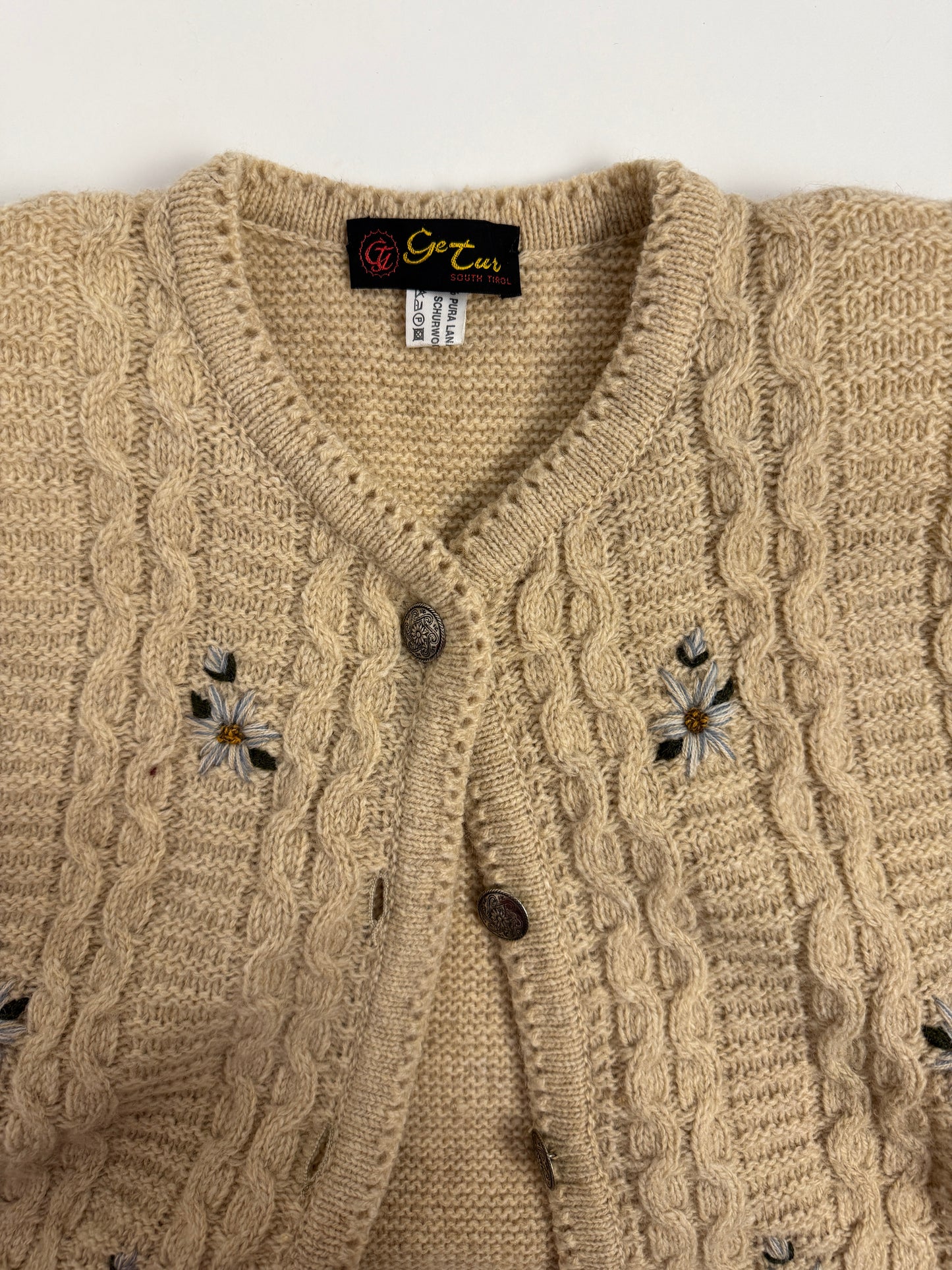 Cardigan Tirolese in pura lana ricamata