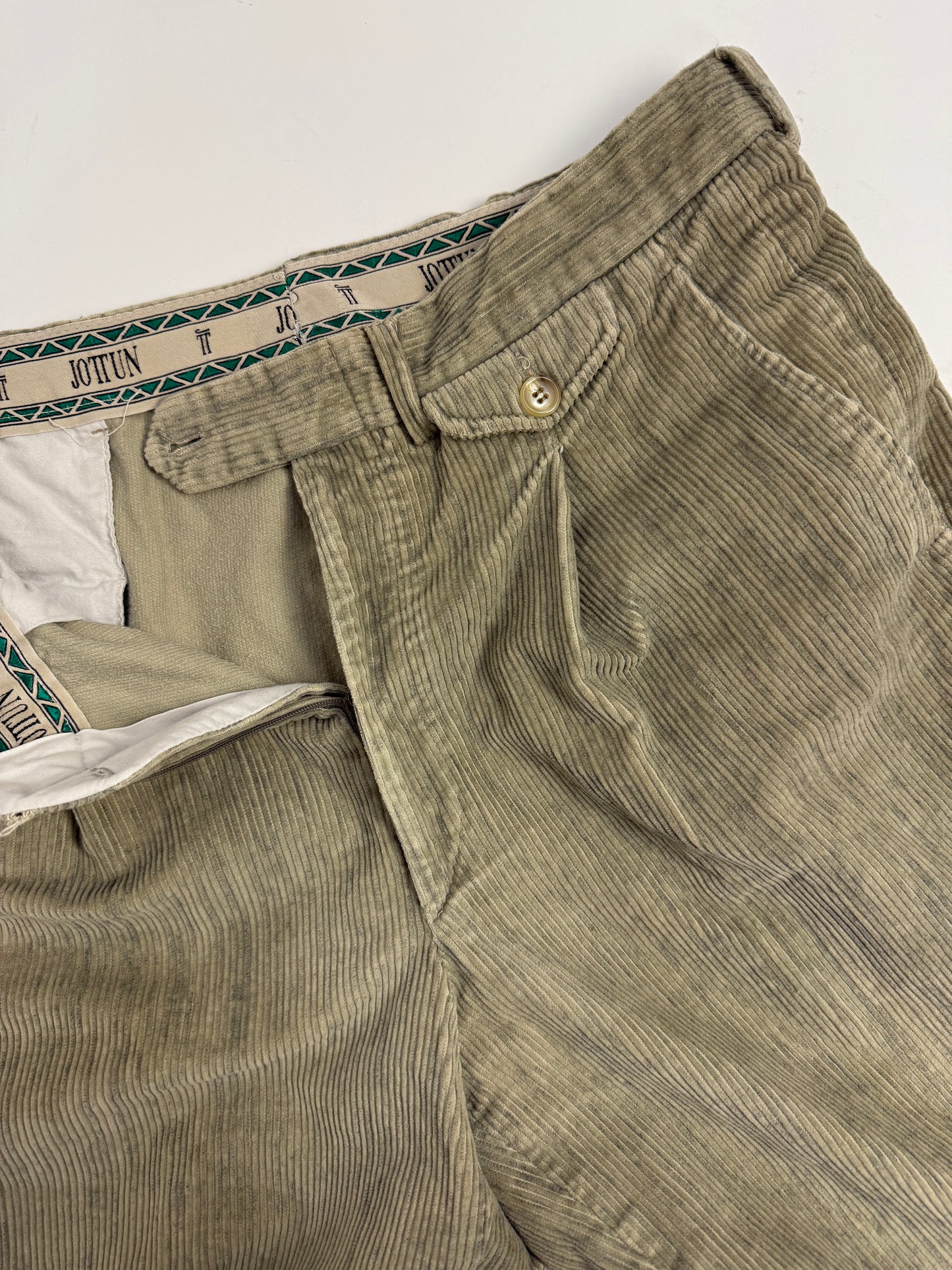 Pantaloni in velluto coste