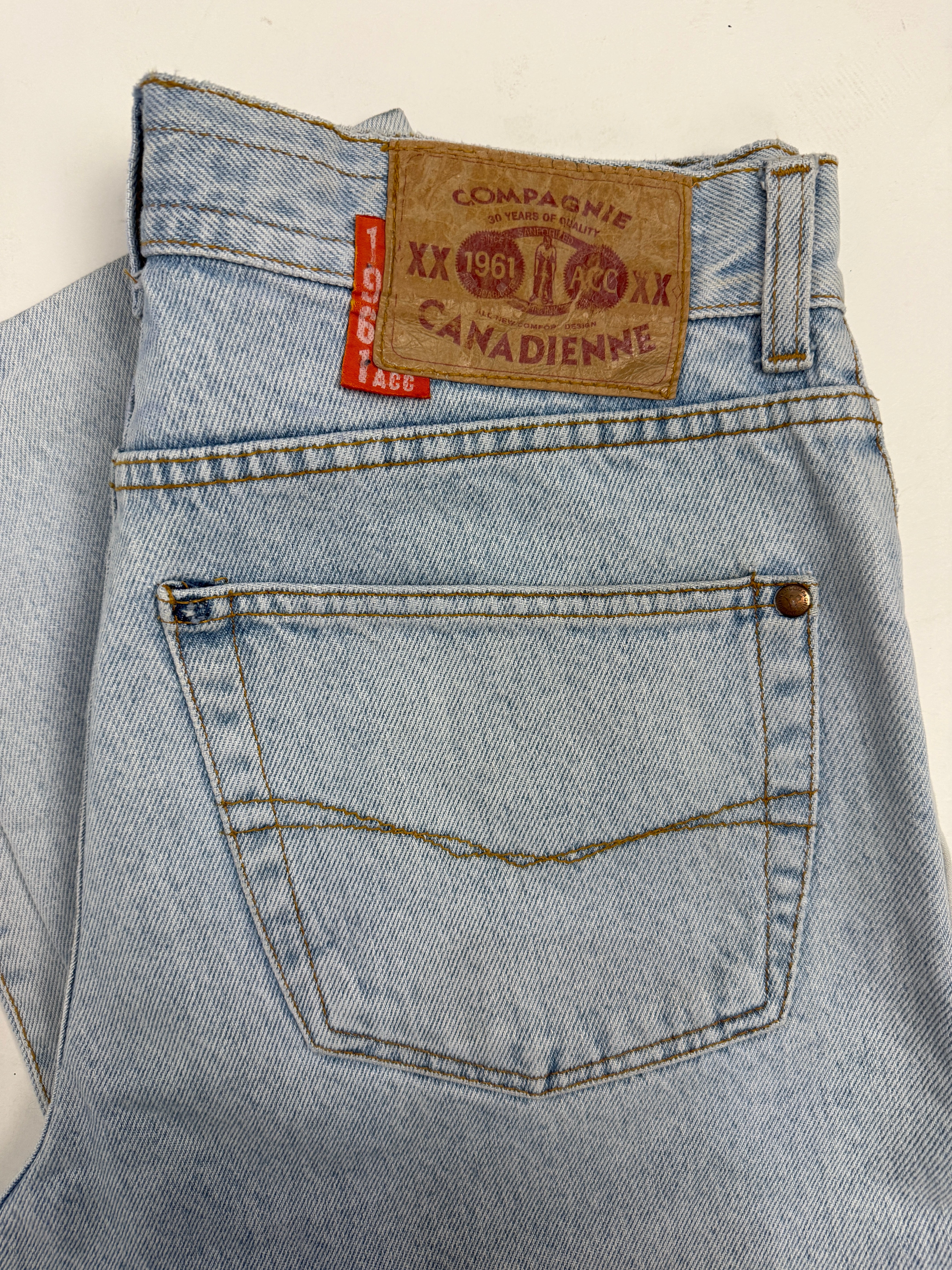 Jeans vintage Light Wash con ricami