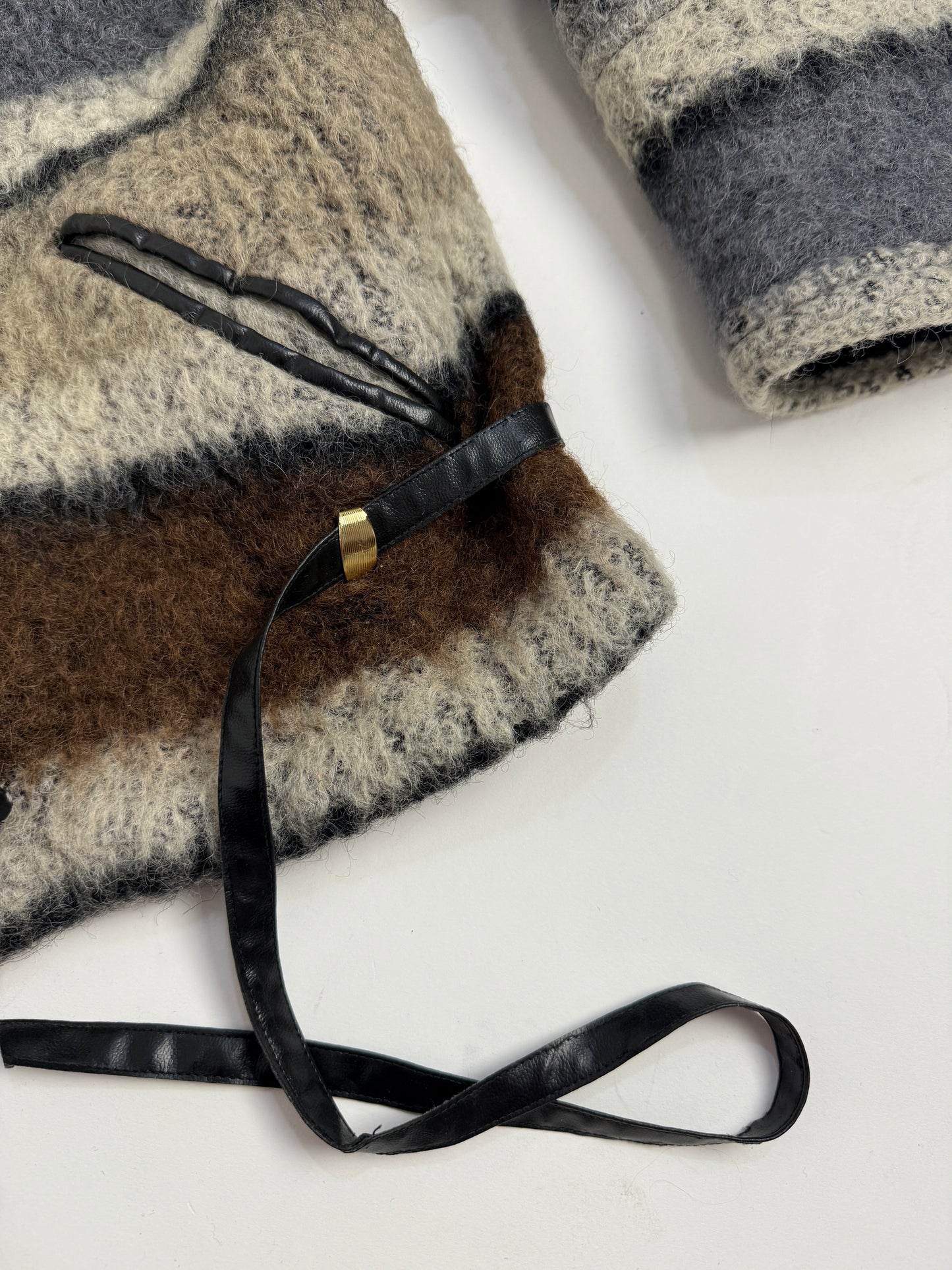 Giacca  anni ’70 in lana con cintura in pelle