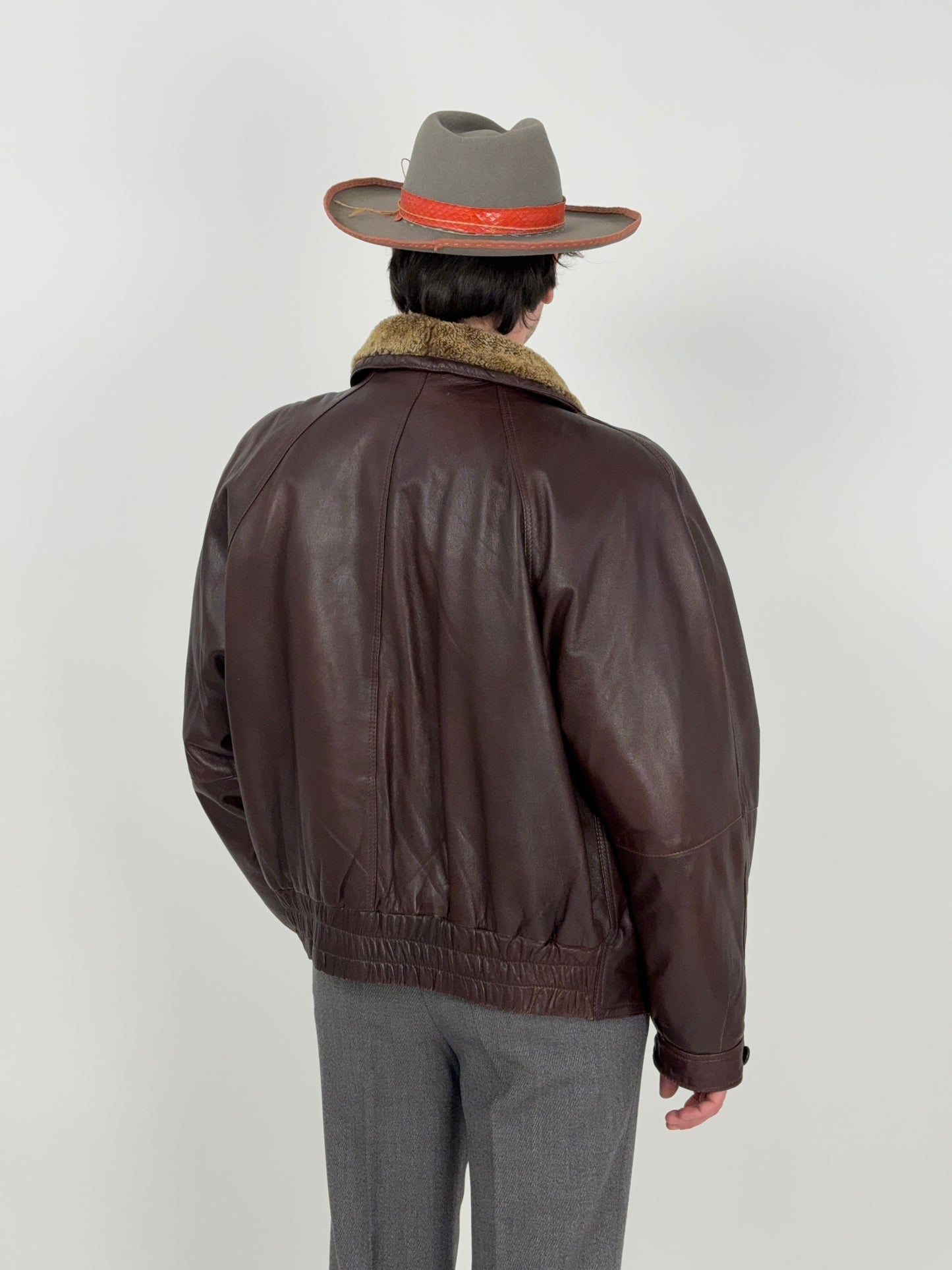 Giubbotto in pelle anni ’80 con collo shearling