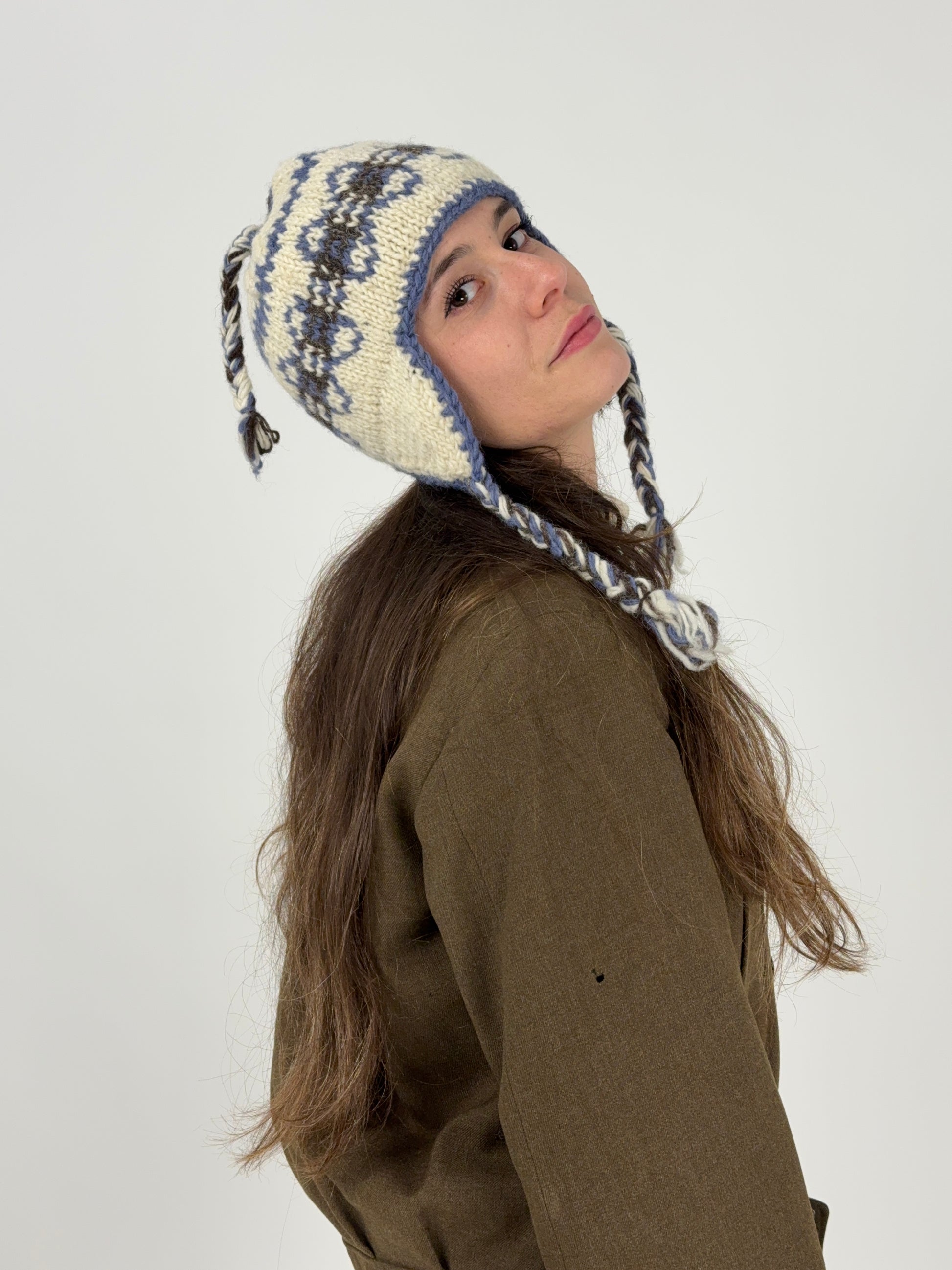 cappello-handmade-peruviano-in-lana-conparaorecchie