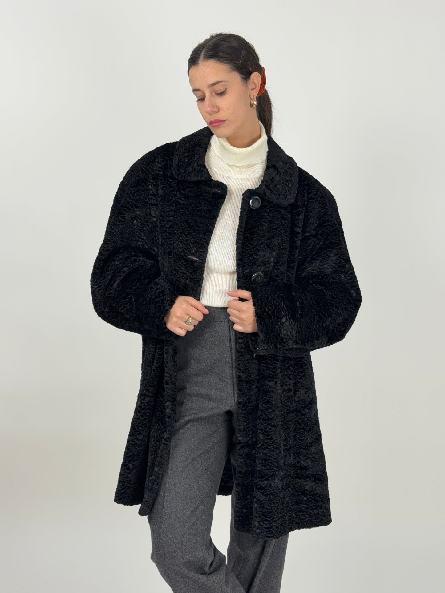 pelliccia-di-astrakan-nera