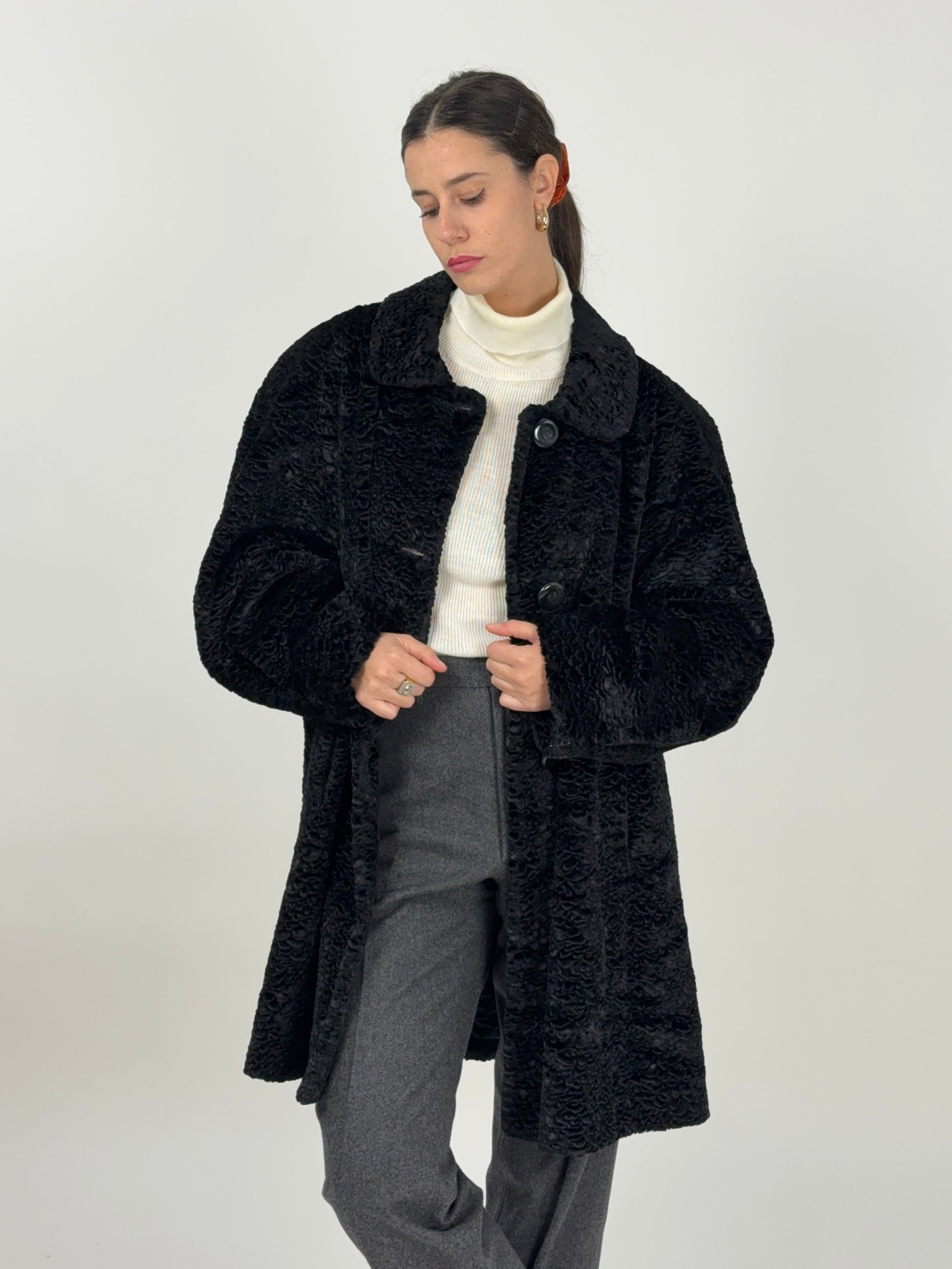 pelliccia-di-astrakan-nera