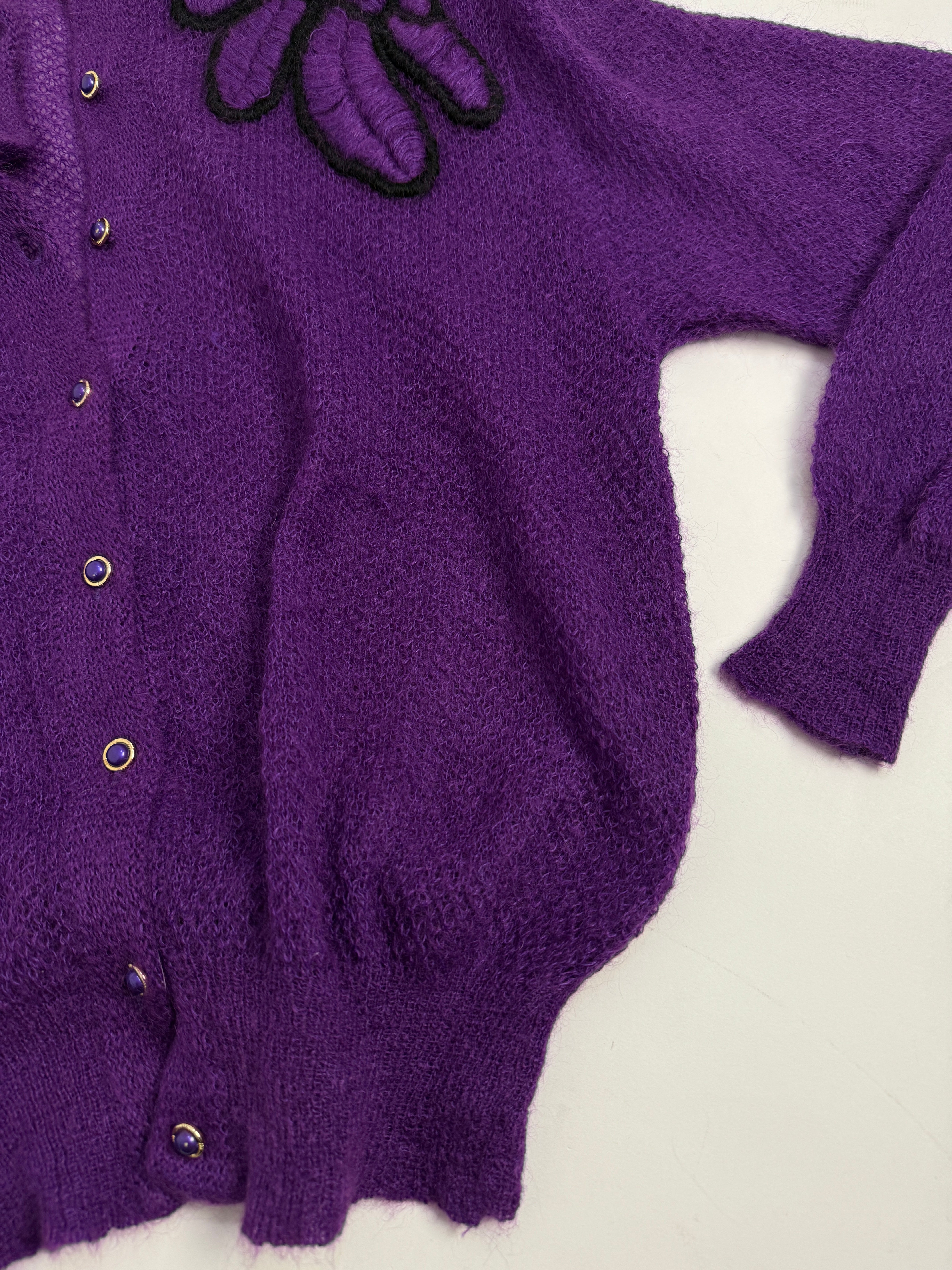 Cardigan mohair anni ’70 con ricamo floreale