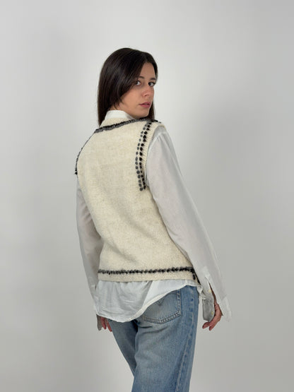 Gilet handmade con ricami in morbida lana