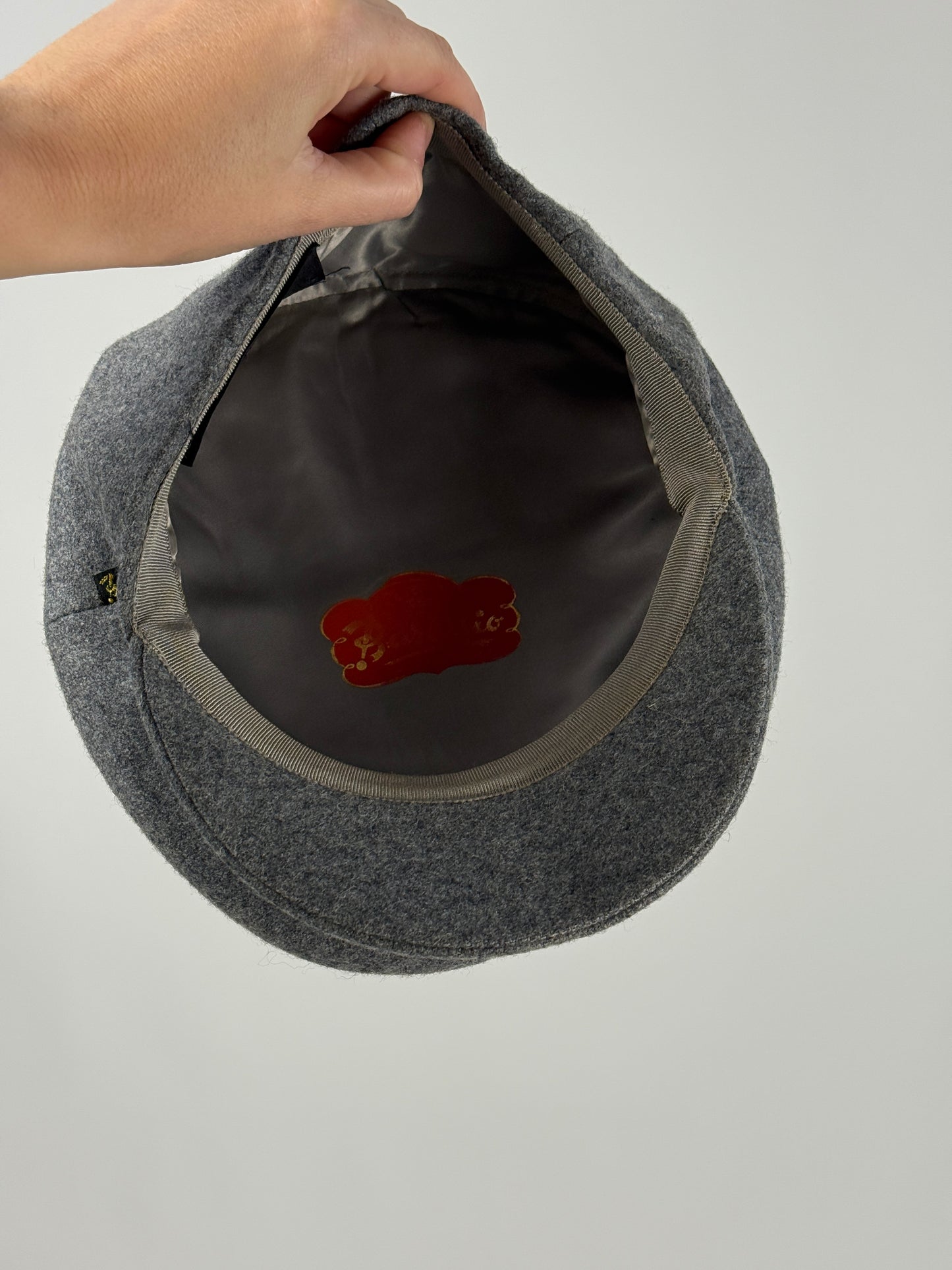 Coppola vintage in lana grigia