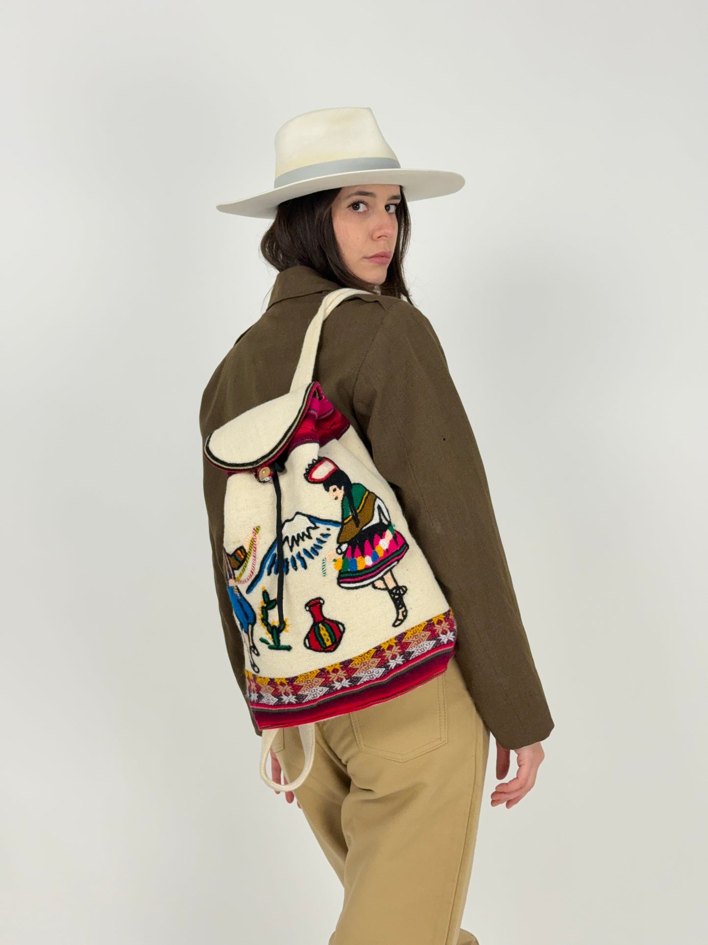 Zaino in lana ricamata – Modello Andino Artigianale