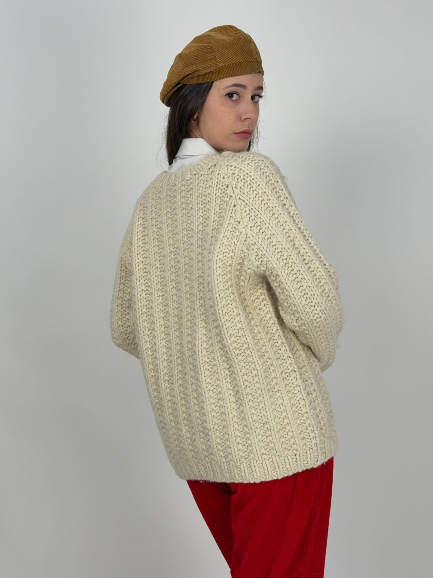 Maglione vintage in lana naturale lavorato a mano