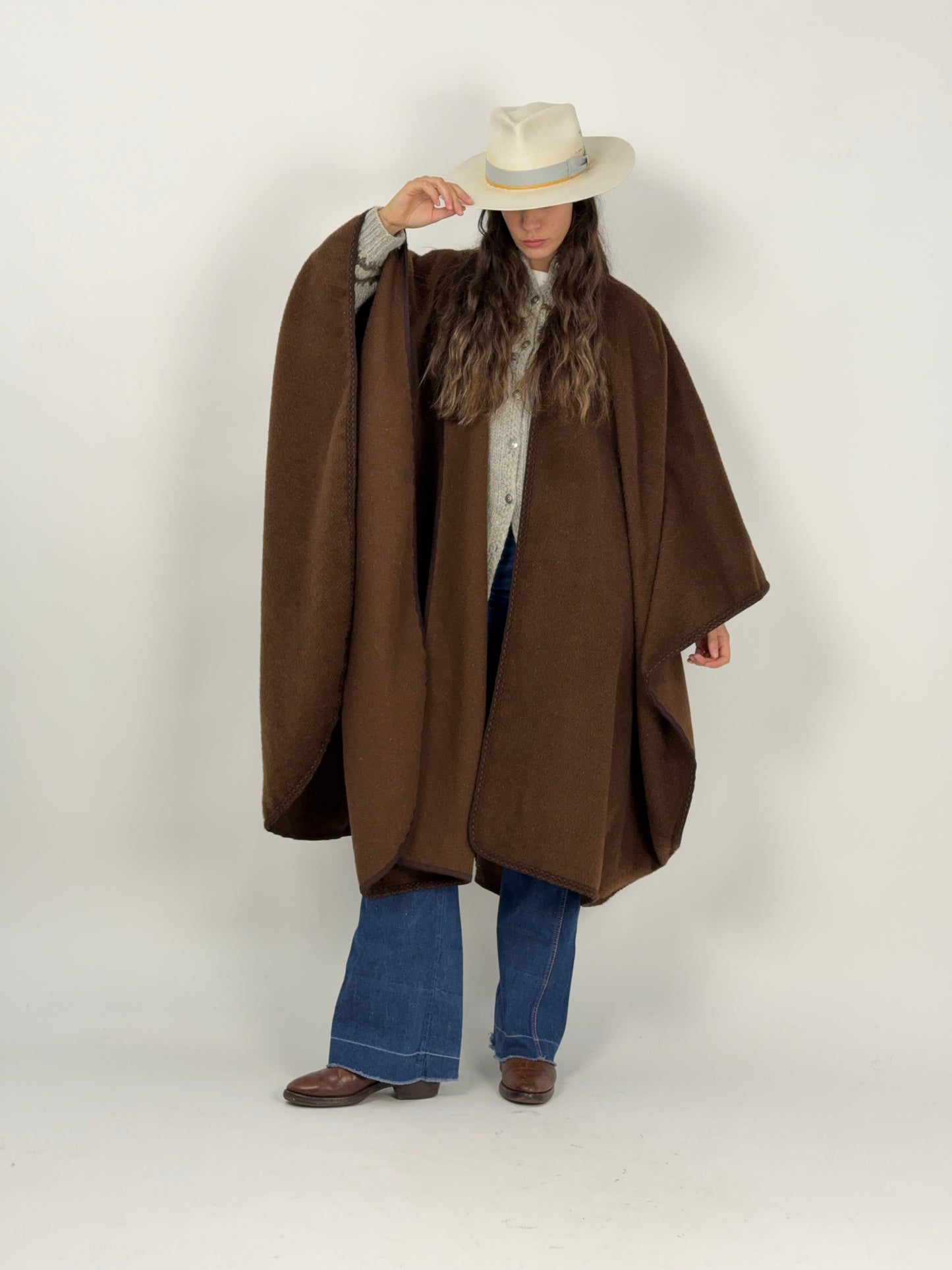 poncho-in-lana-marrone-anni-70