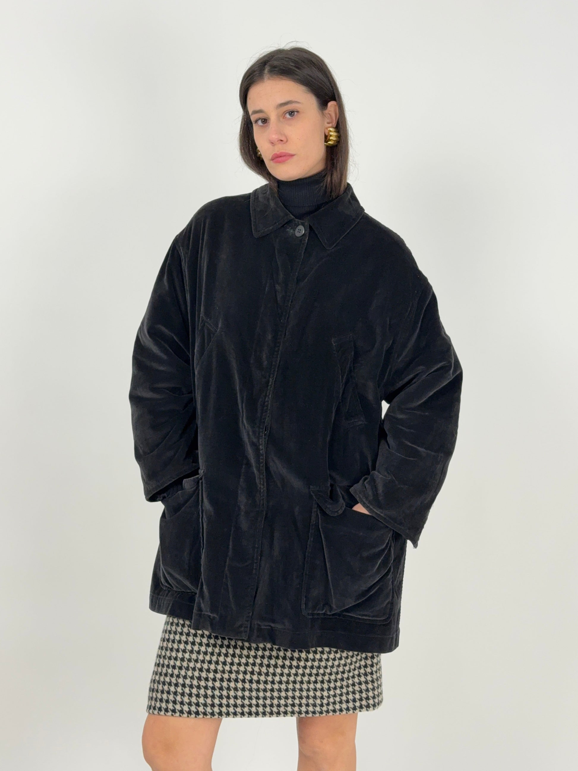 cappotto-krizia-trends-in-velluto-nero-anni-80