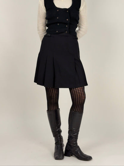 gonna-corta-a-pieghe-nera